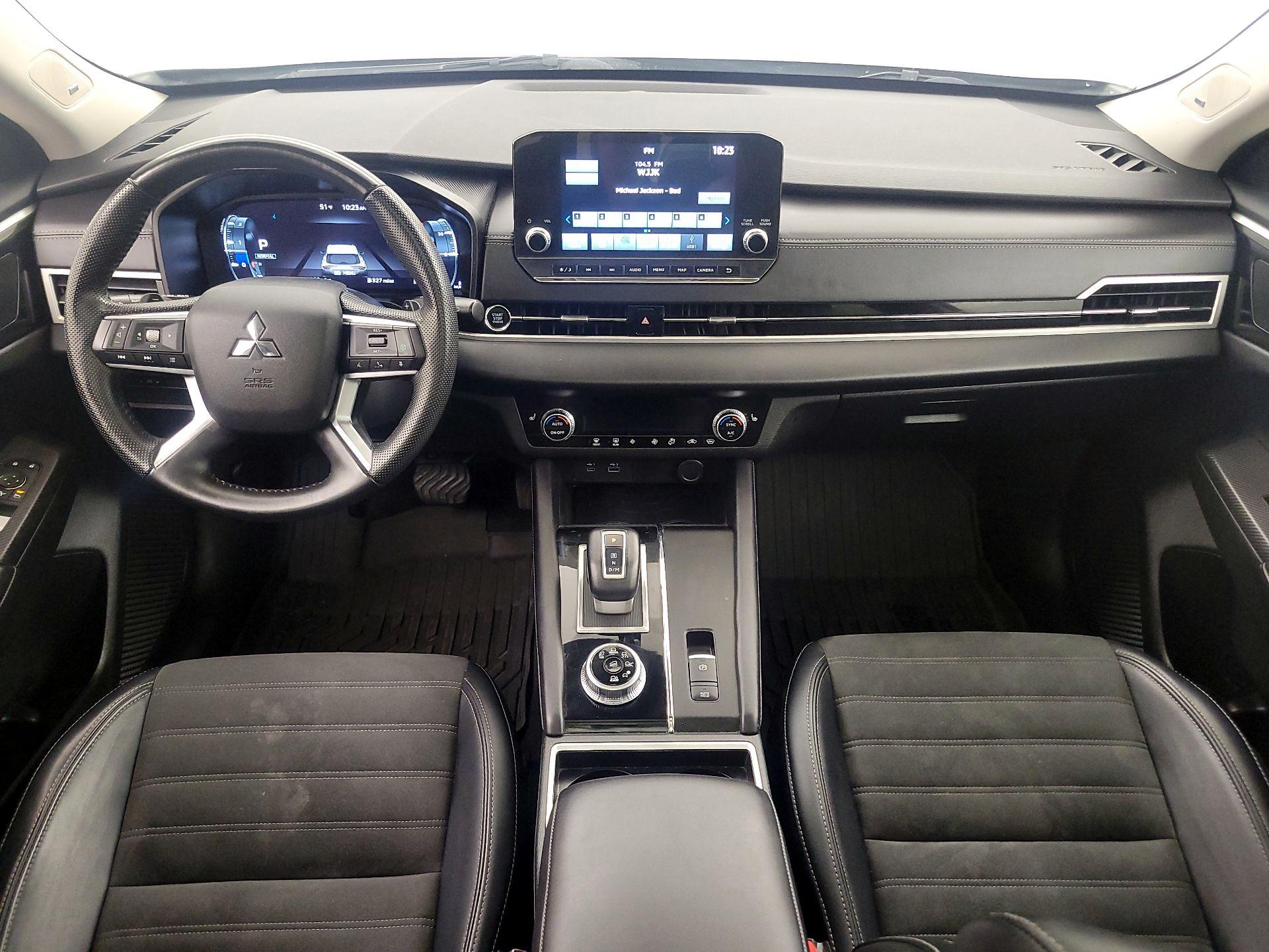 Thumbnail: 2023 Mitsubishi Outlander - 9