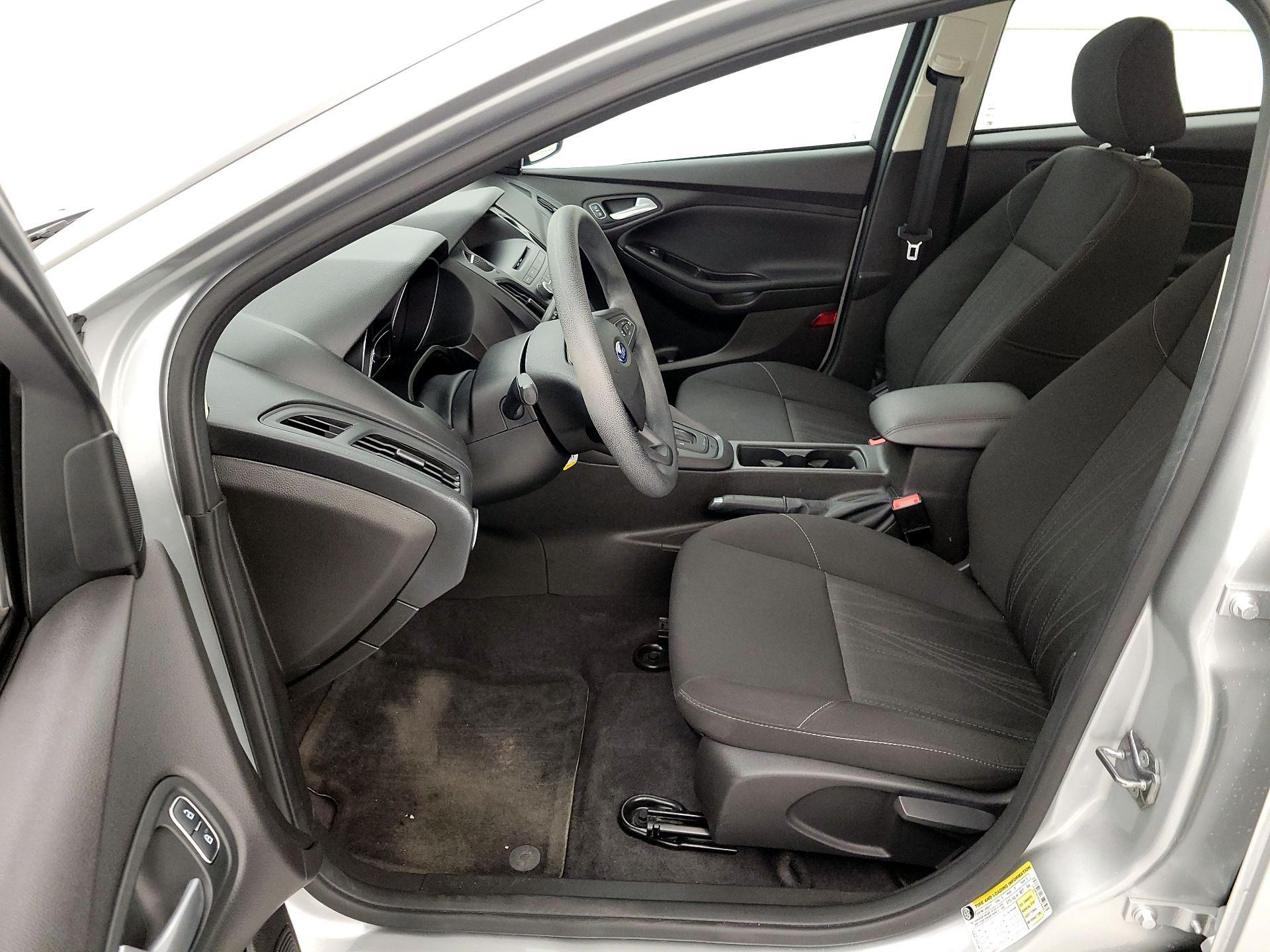 Thumbnail: 2016 Ford Focus - 11