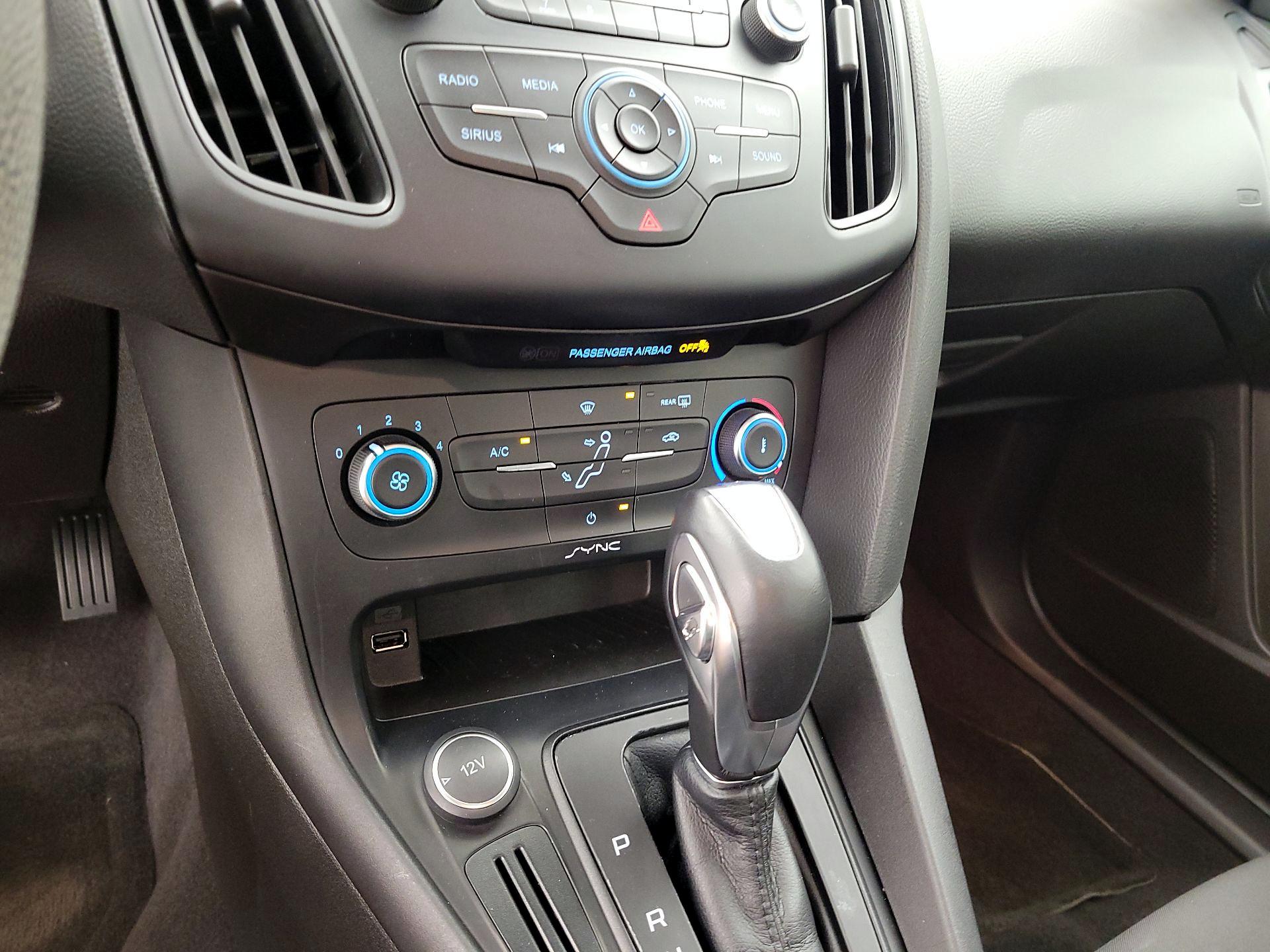 Thumbnail: 2016 Ford Focus - 15