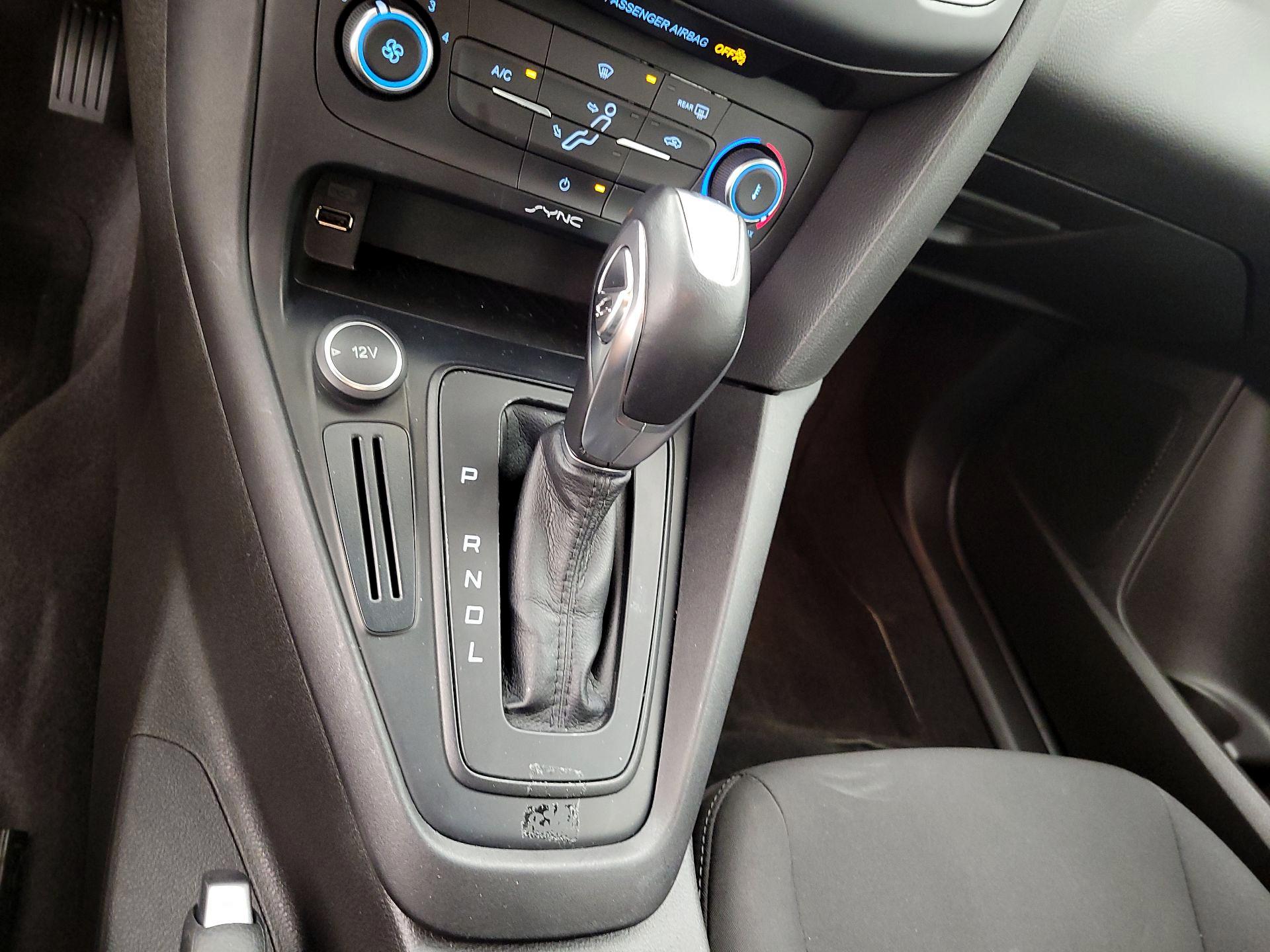 Thumbnail: 2016 Ford Focus - 16