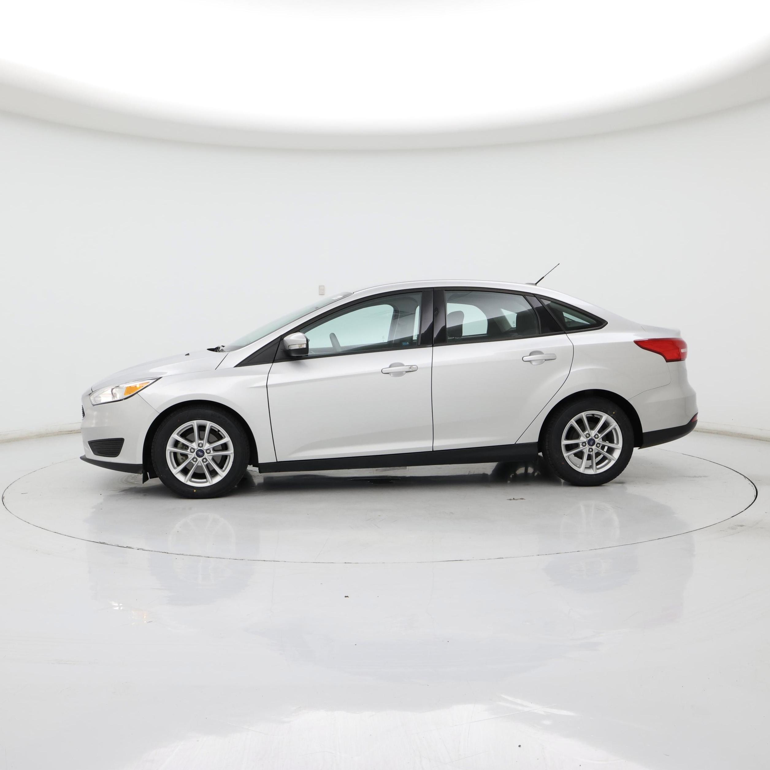 Thumbnail: 2016 Ford Focus - 3