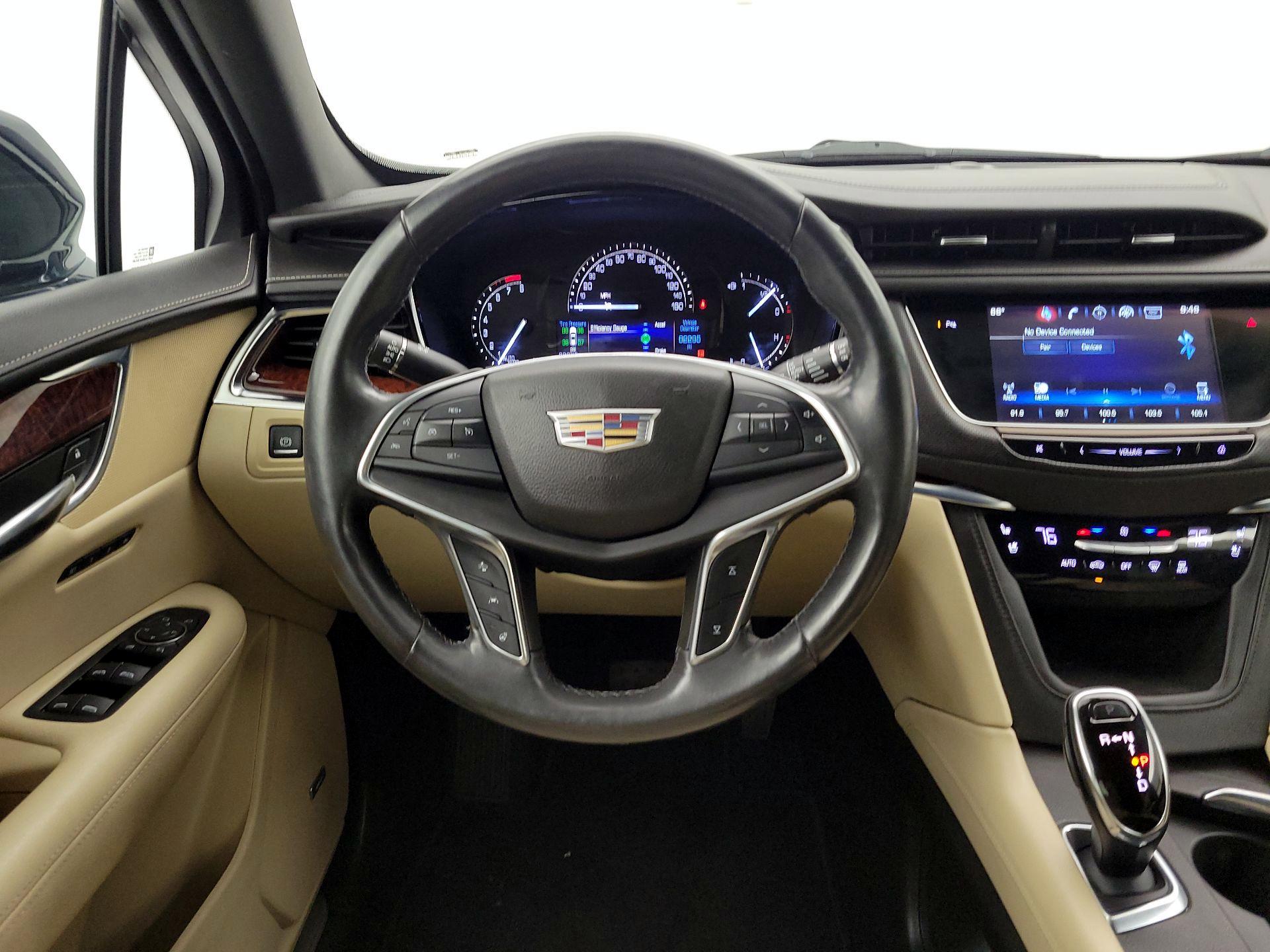 Thumbnail: 2017 Cadillac XT5 - 10