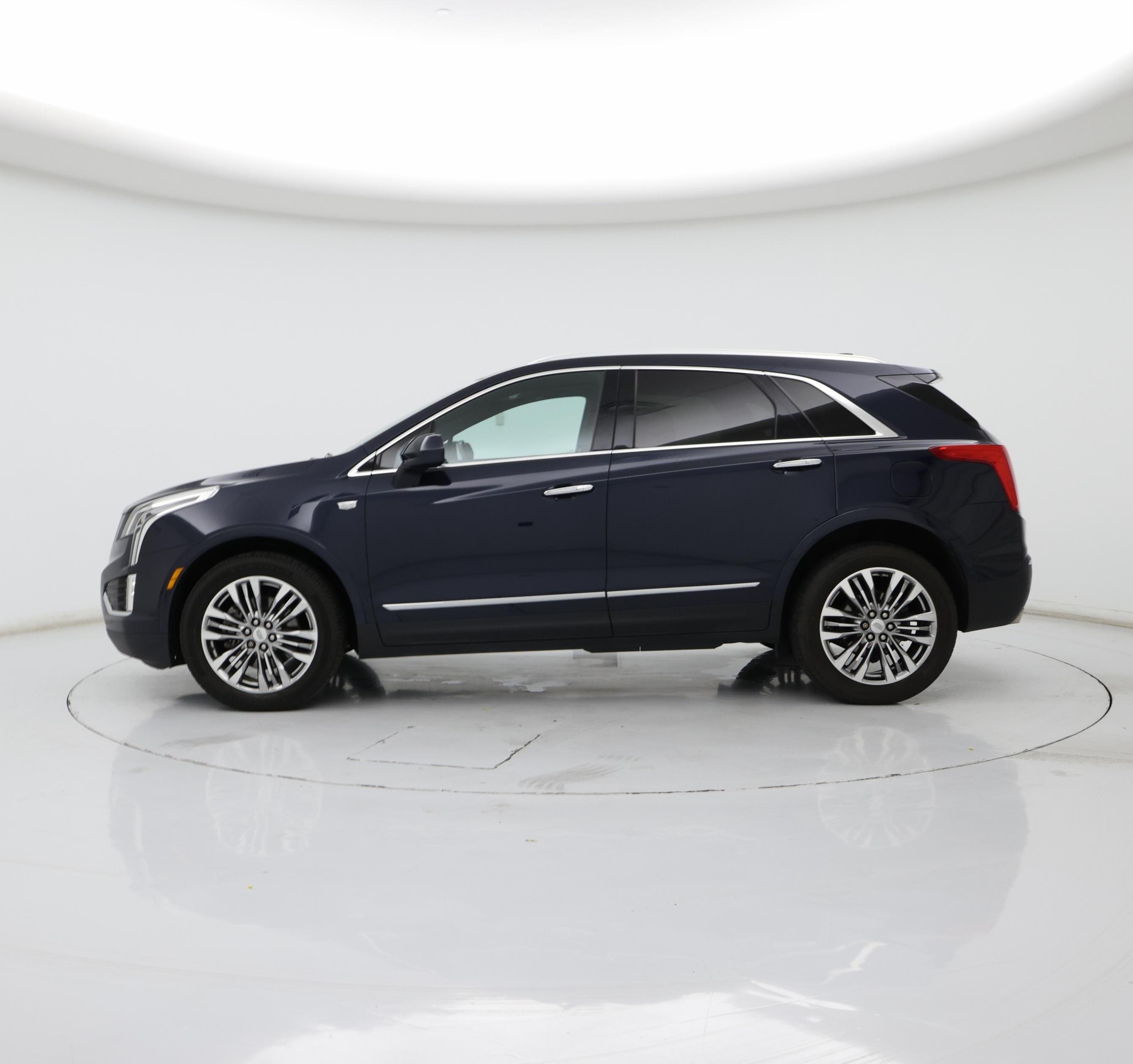 Thumbnail: 2017 Cadillac XT5 - 3