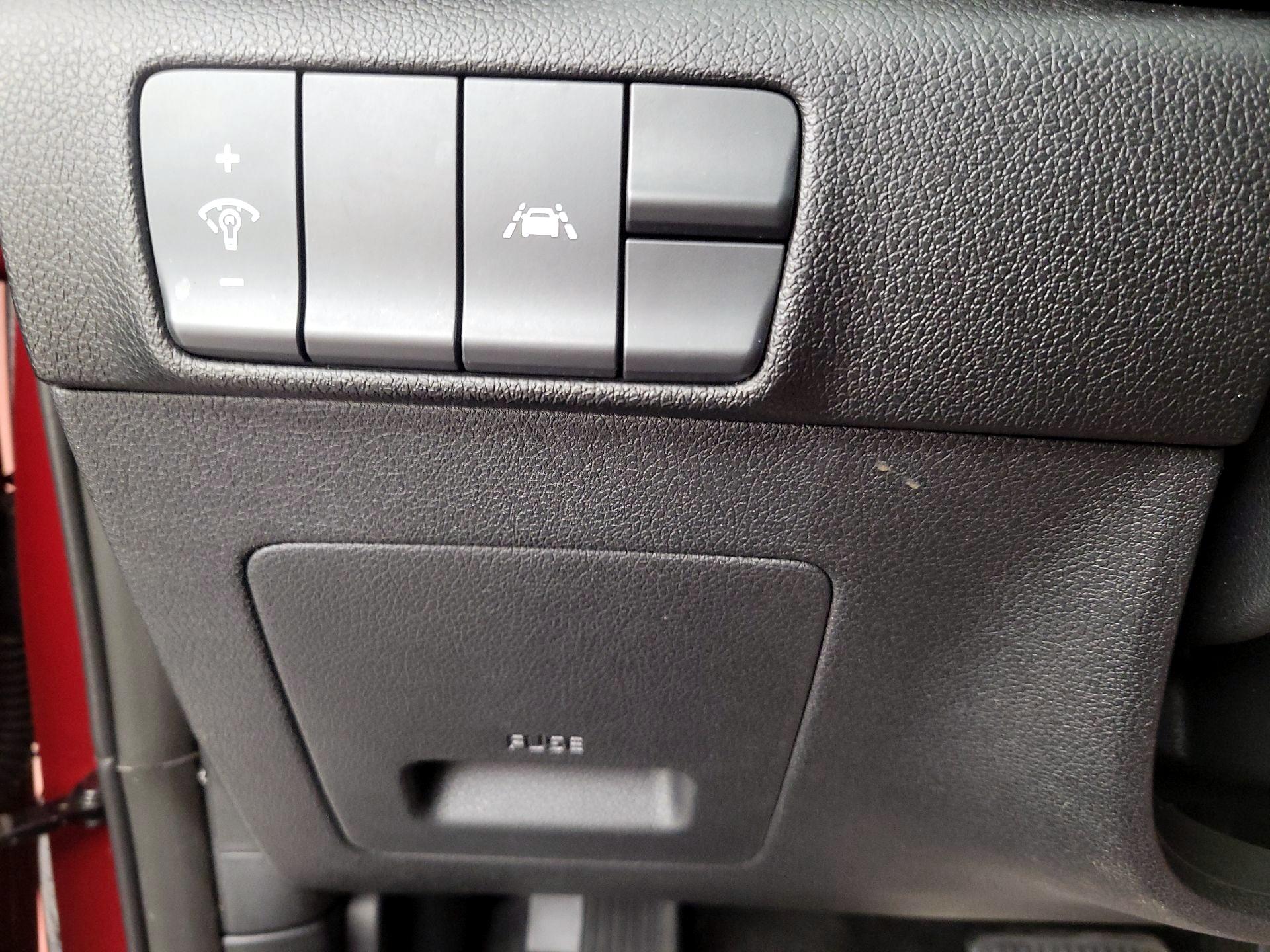 Thumbnail: 2020 Kia Sportage - 13