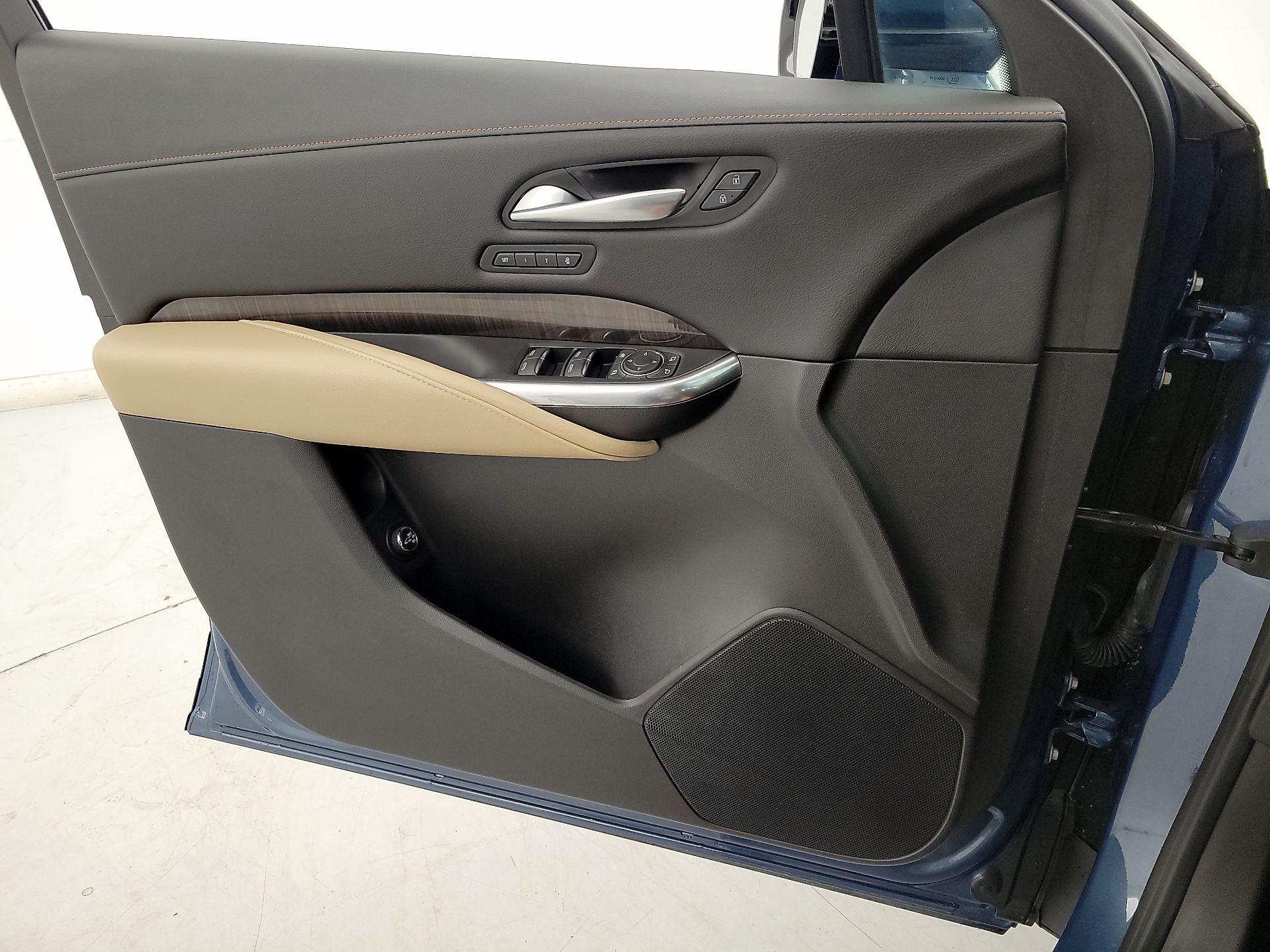 Thumbnail: 2024 Cadillac XT4 - 12