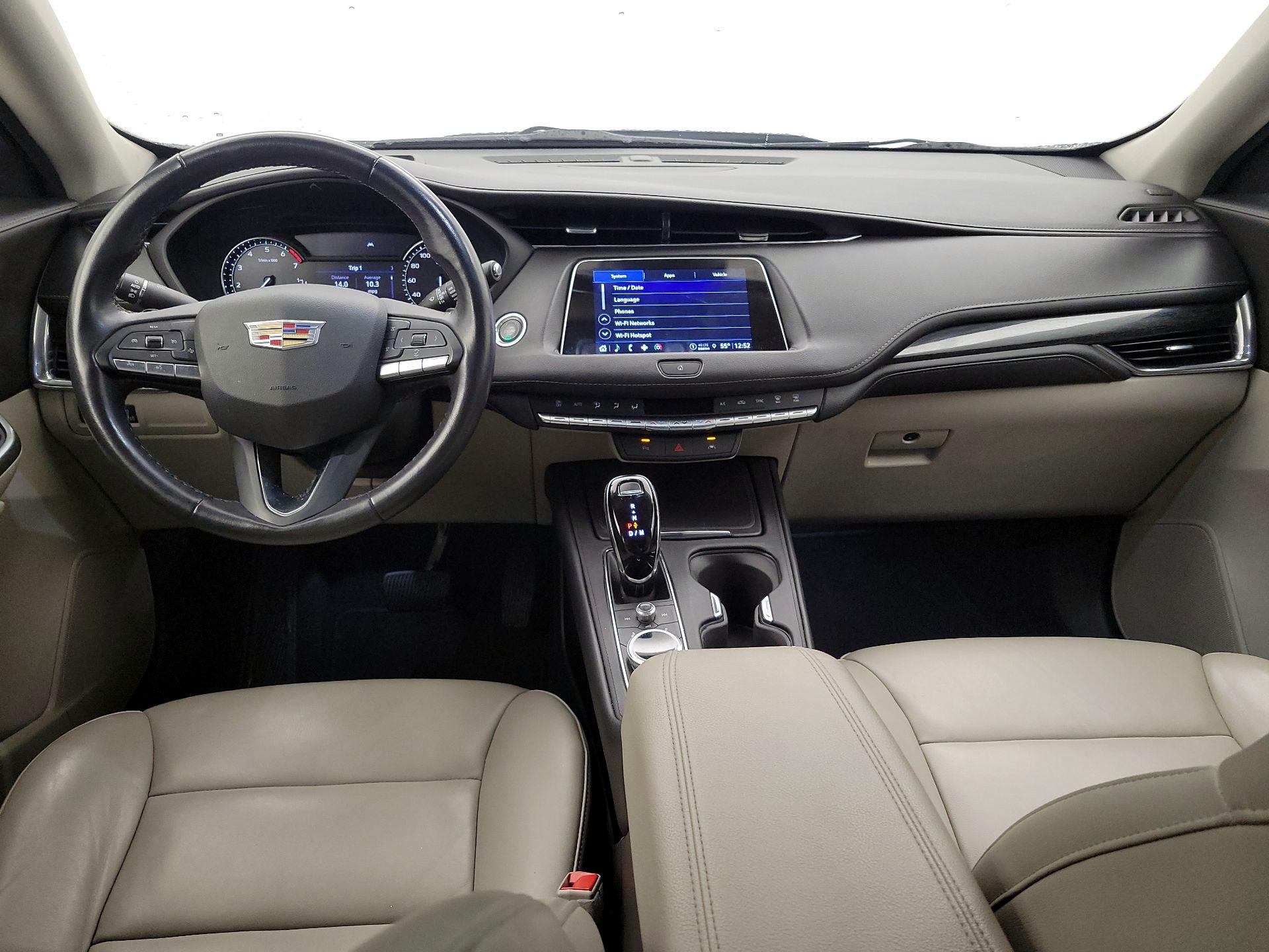 Thumbnail: 2023 Cadillac XT4 - 9