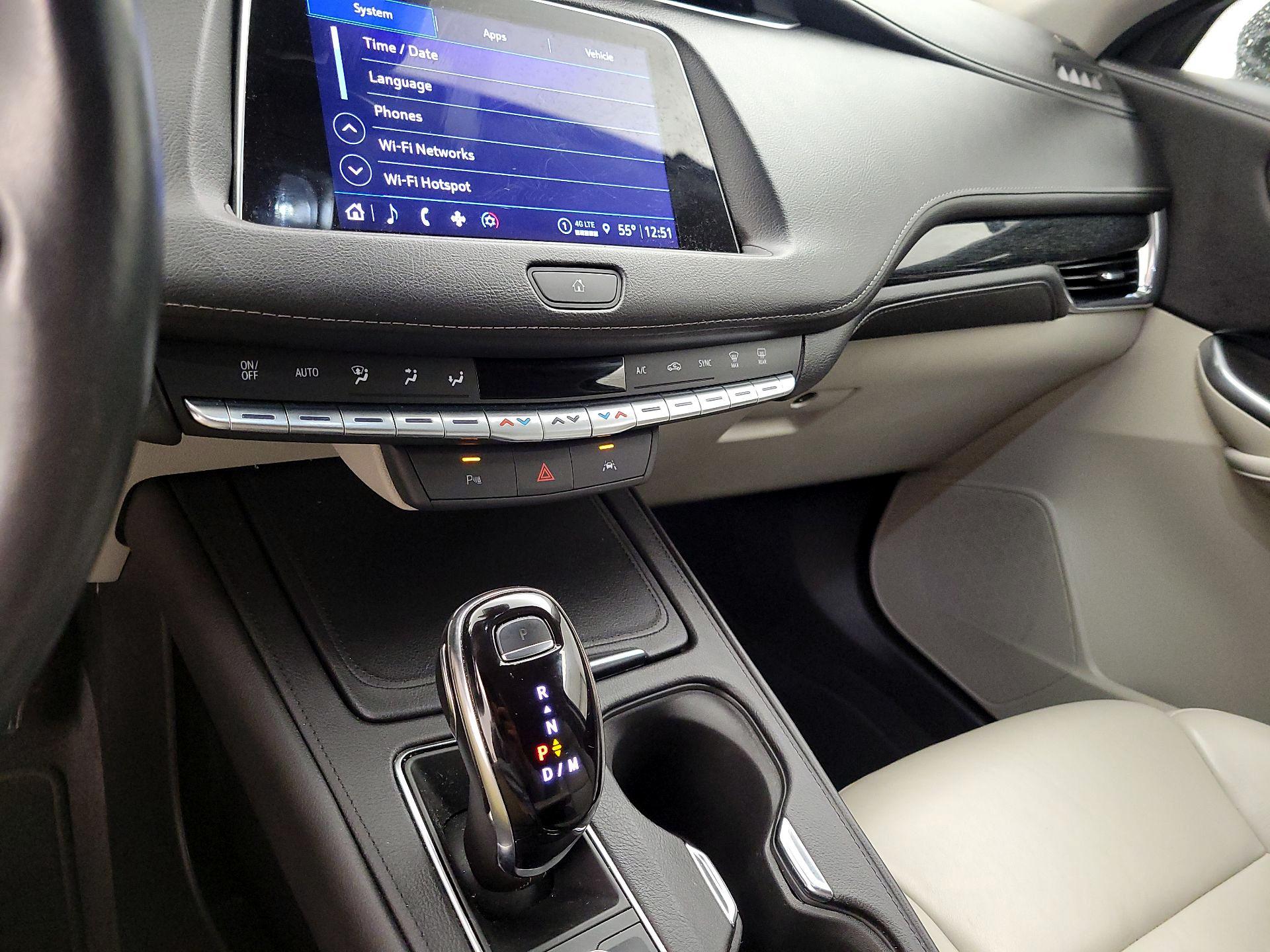 Thumbnail: 2023 Cadillac XT4 - 15