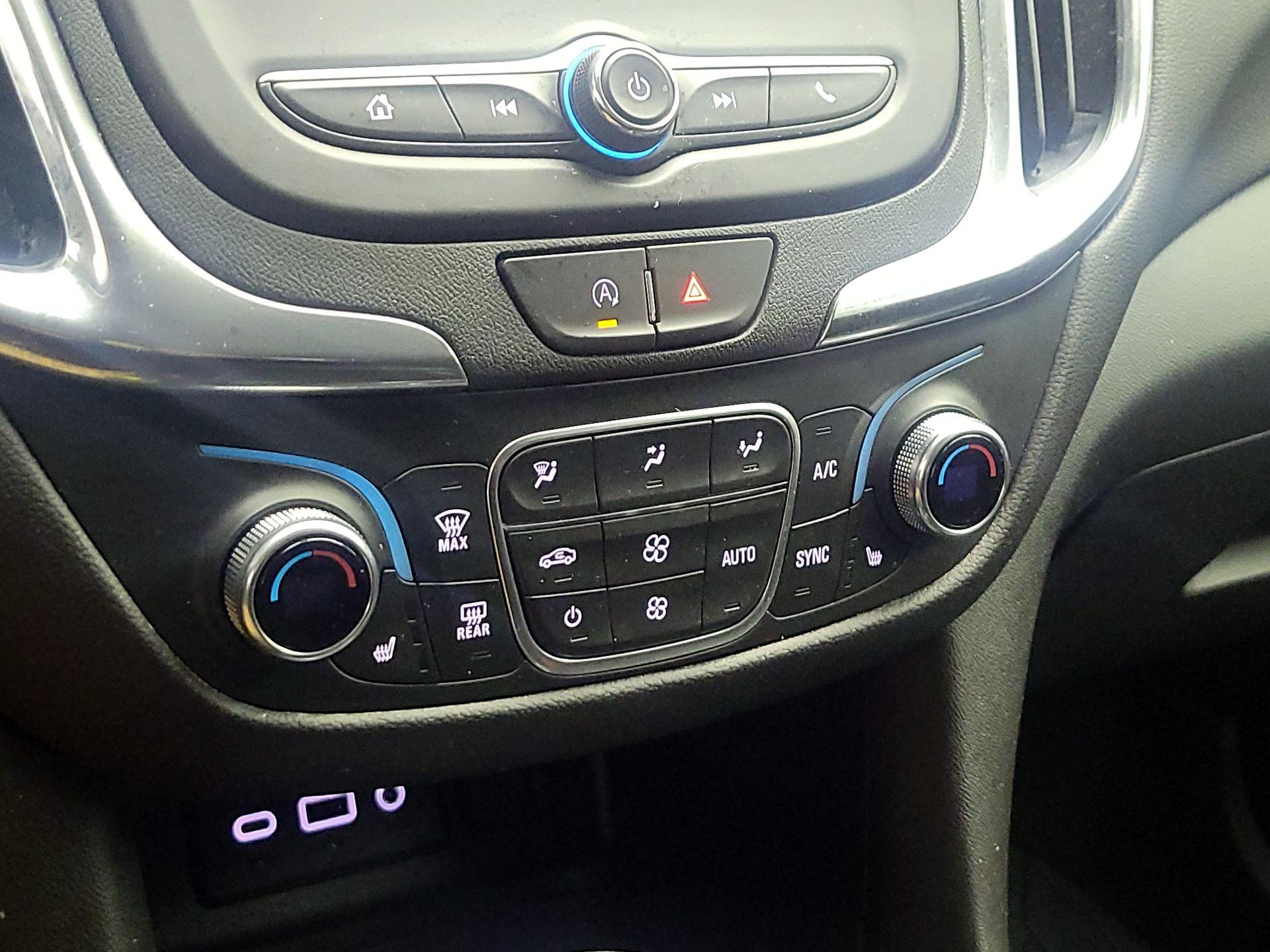 Thumbnail: 2022 Chevrolet Equinox - 16