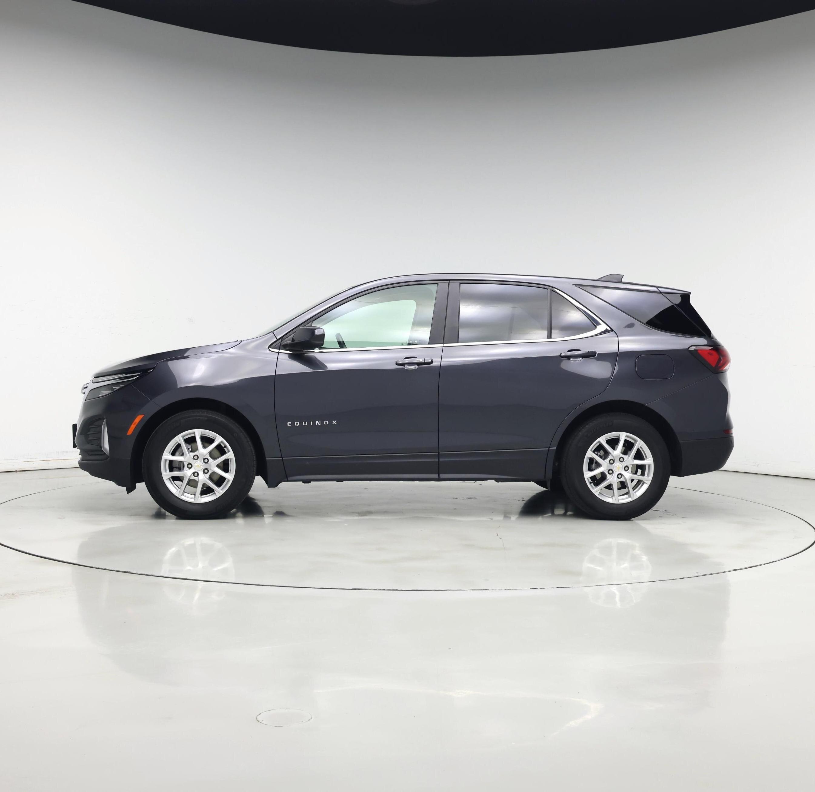 Thumbnail: 2022 Chevrolet Equinox - 3