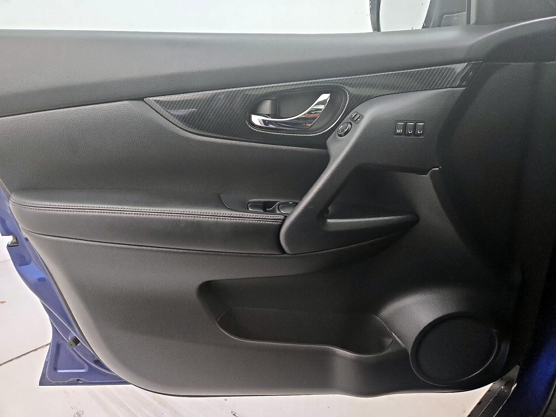 Thumbnail: 2020 Nissan Rogue - 12