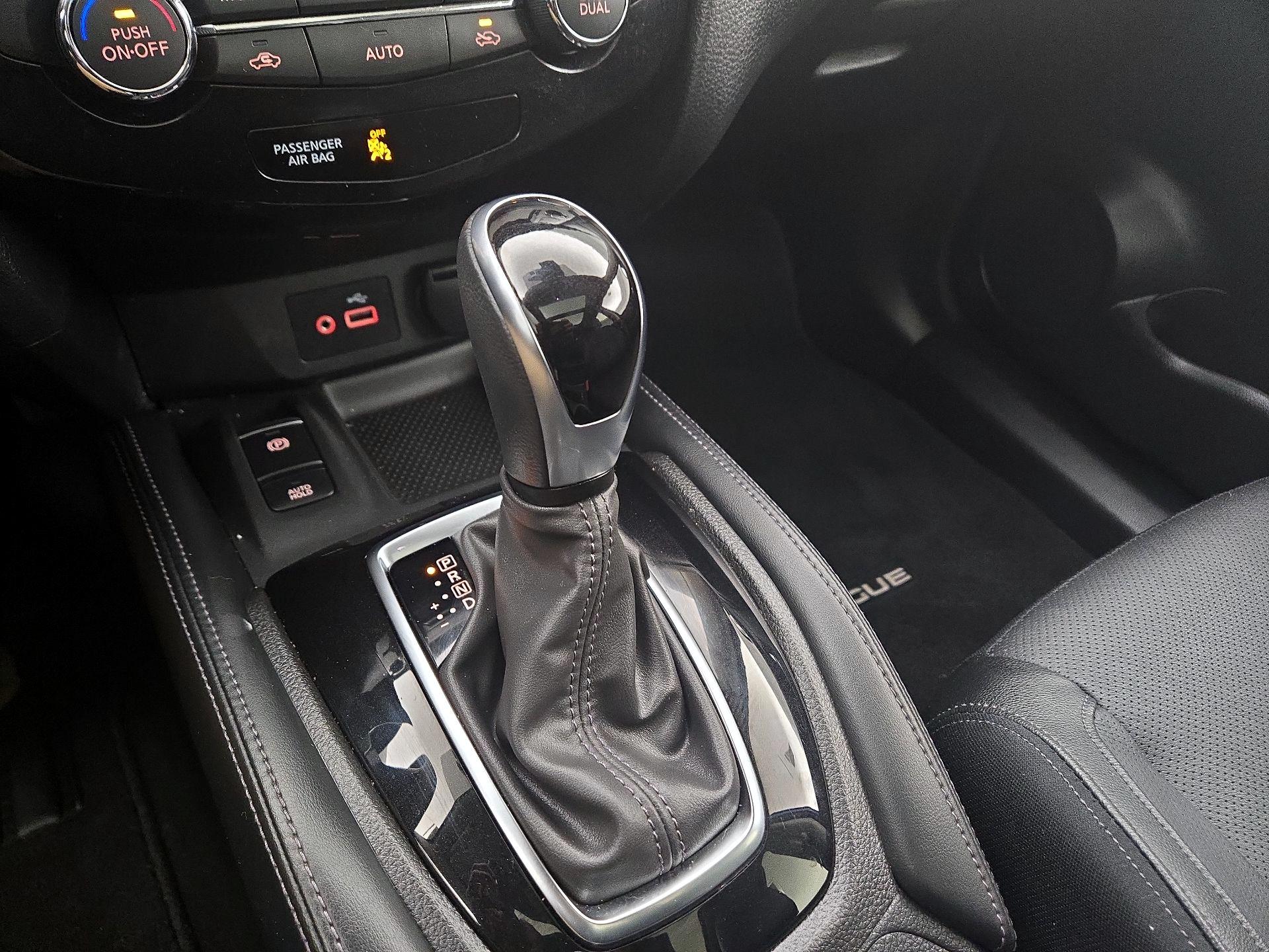 Thumbnail: 2020 Nissan Rogue - 17