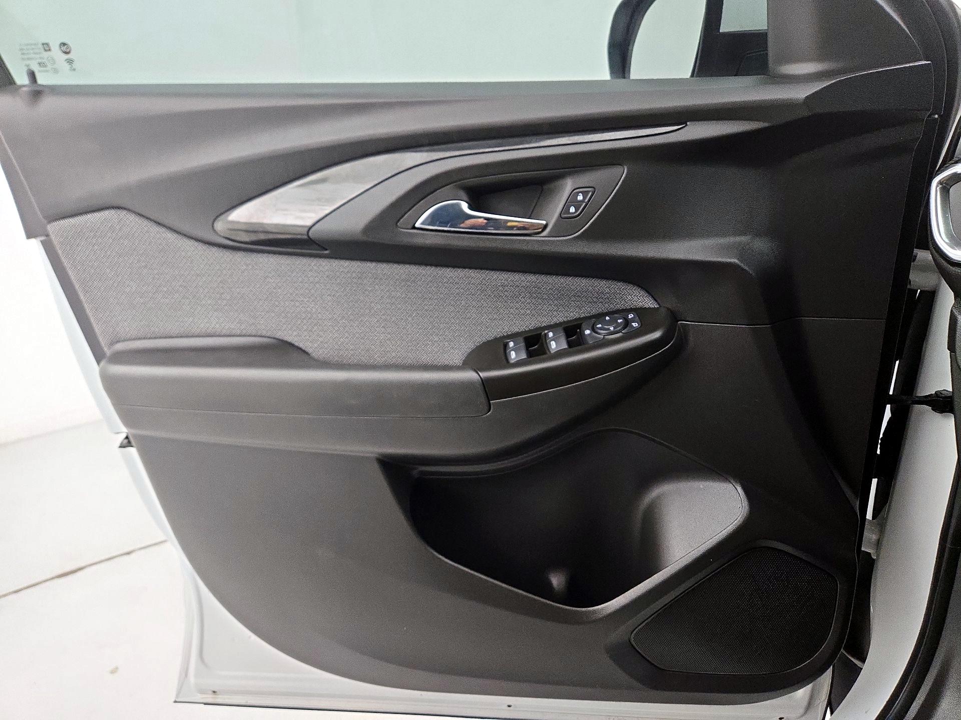 Thumbnail: 2023 Chevrolet TrailBlazer - 12