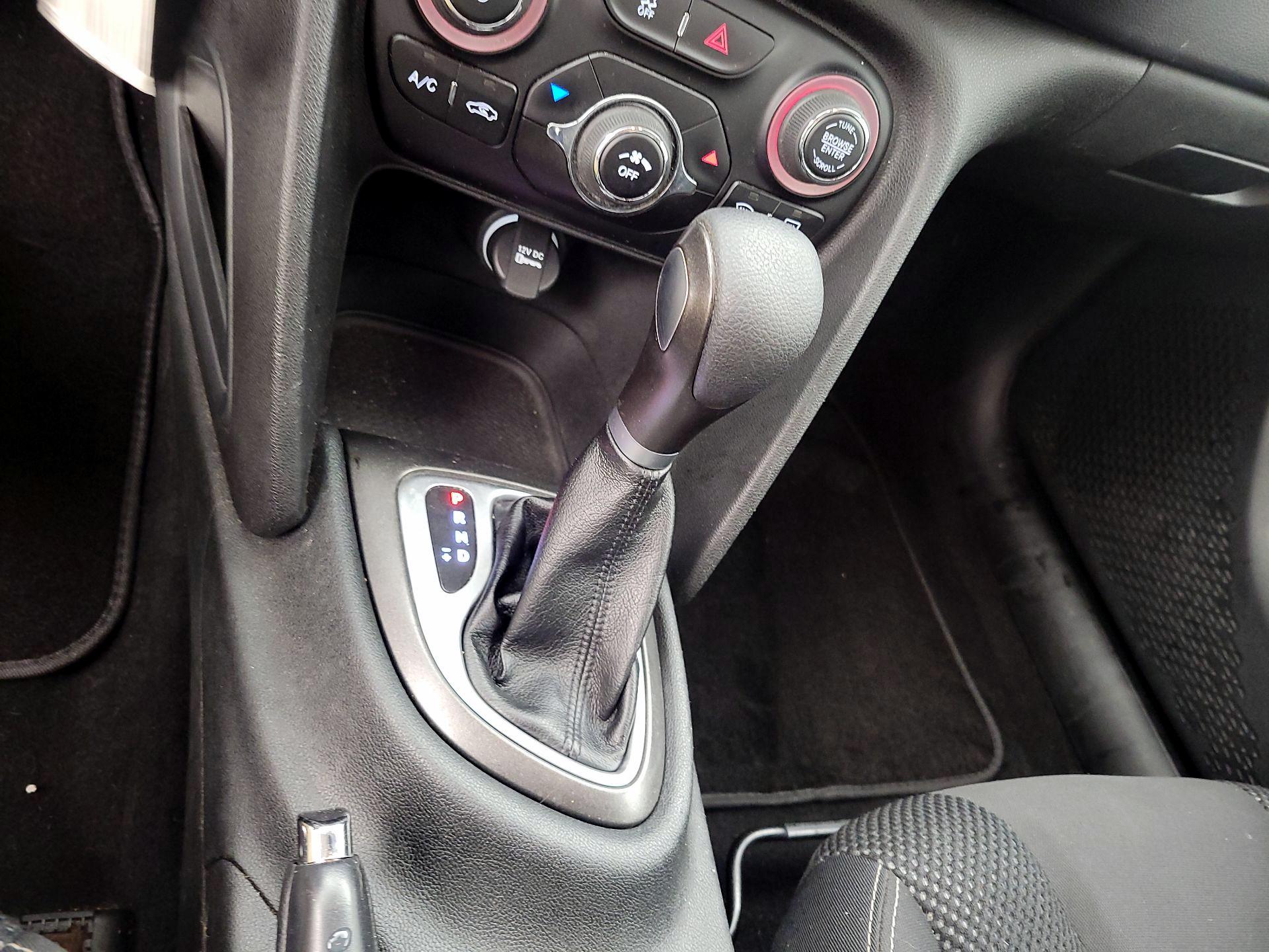 Thumbnail: 2015 Dodge Dart - 16