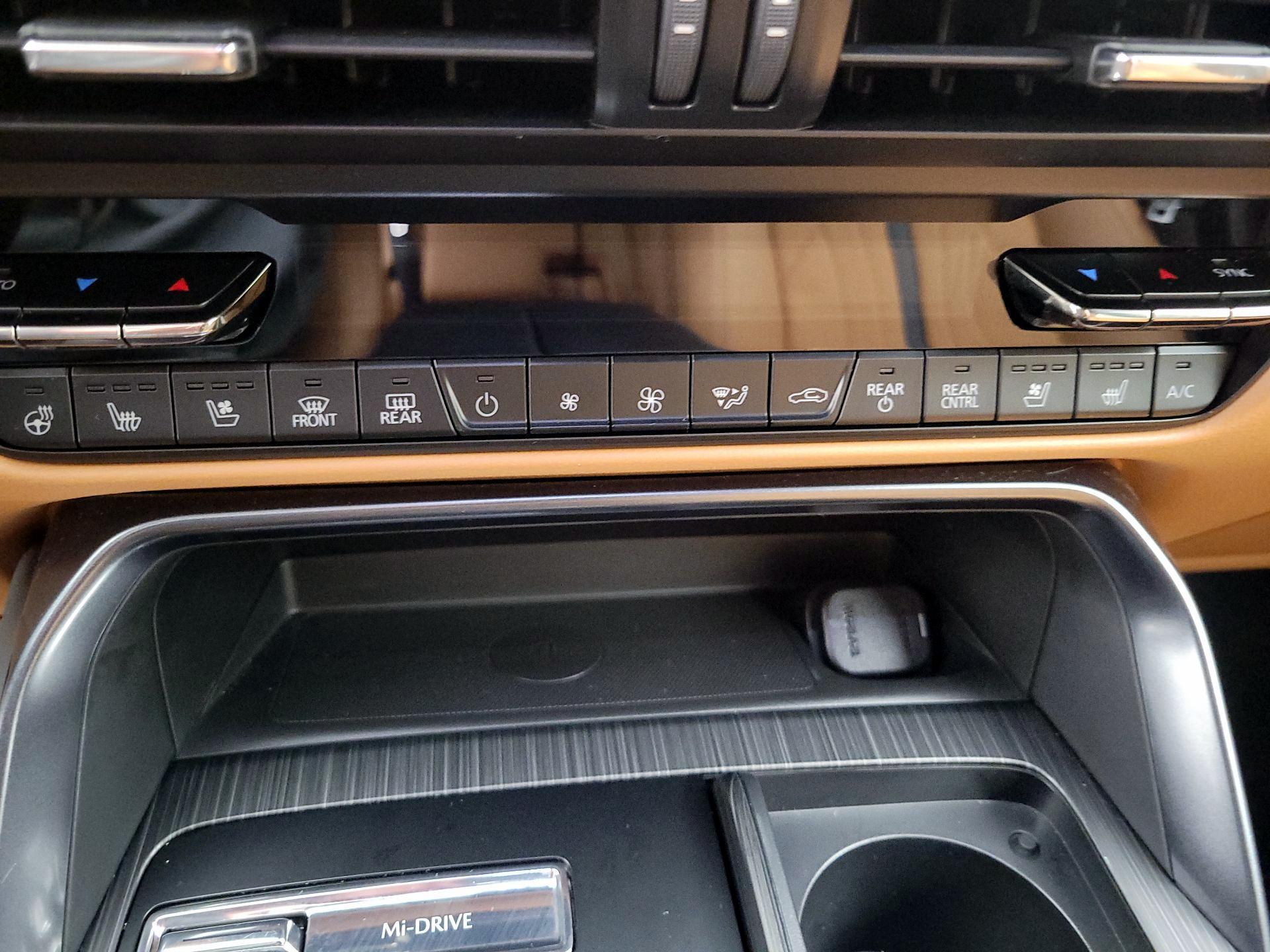 Thumbnail: 2025 Mazda CX-70 - 16