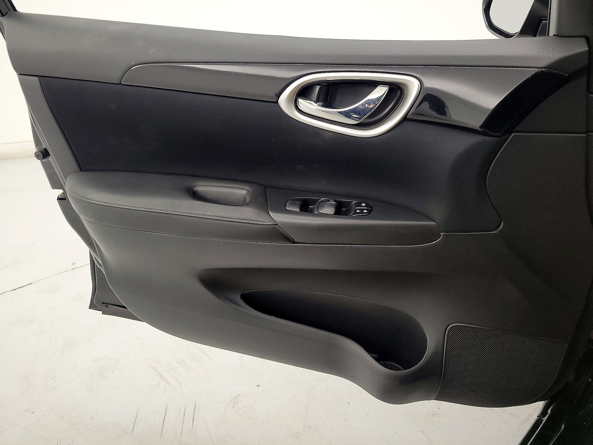 Thumbnail: 2017 Nissan Sentra - 12