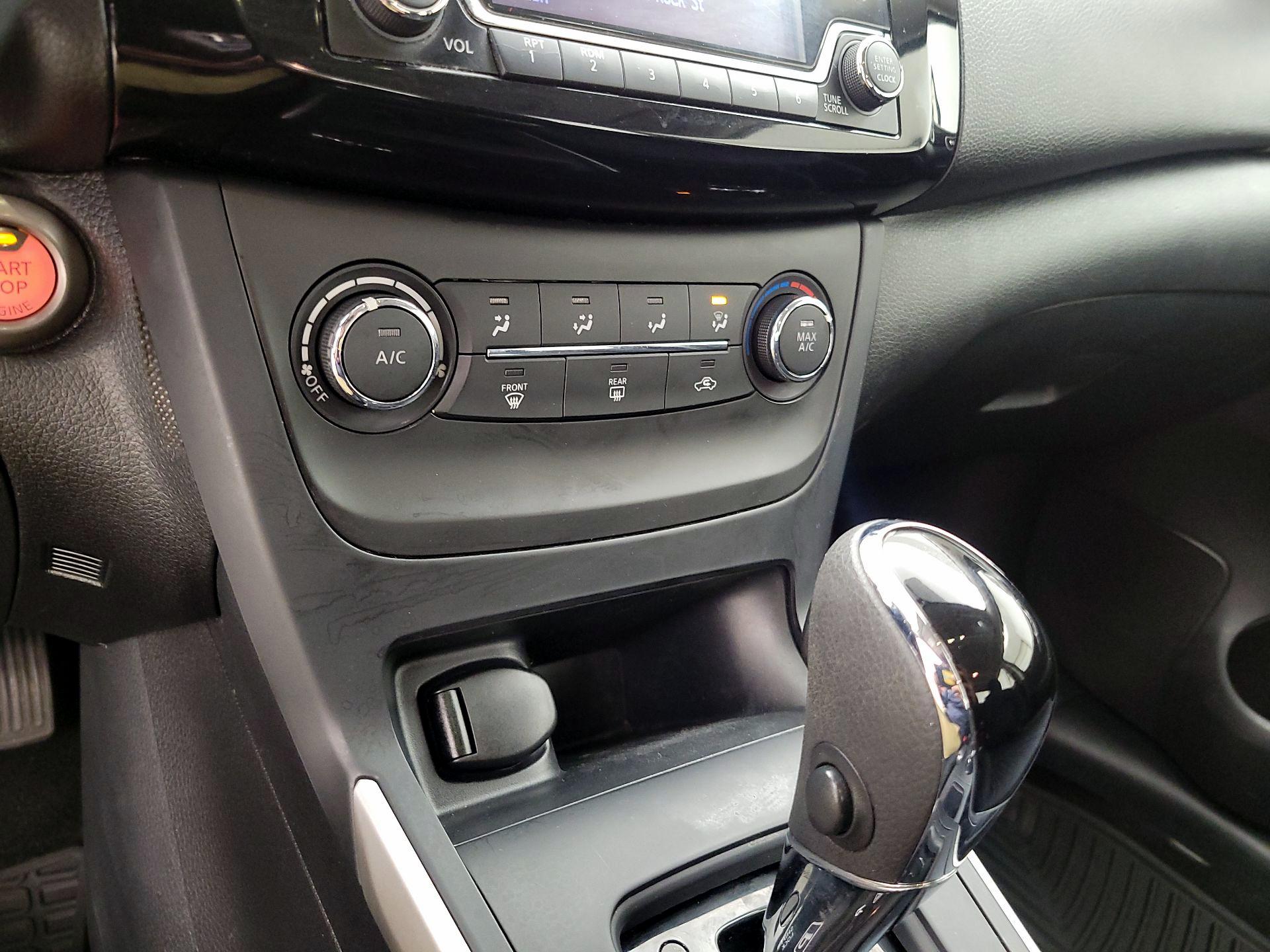 Thumbnail: 2017 Nissan Sentra - 15