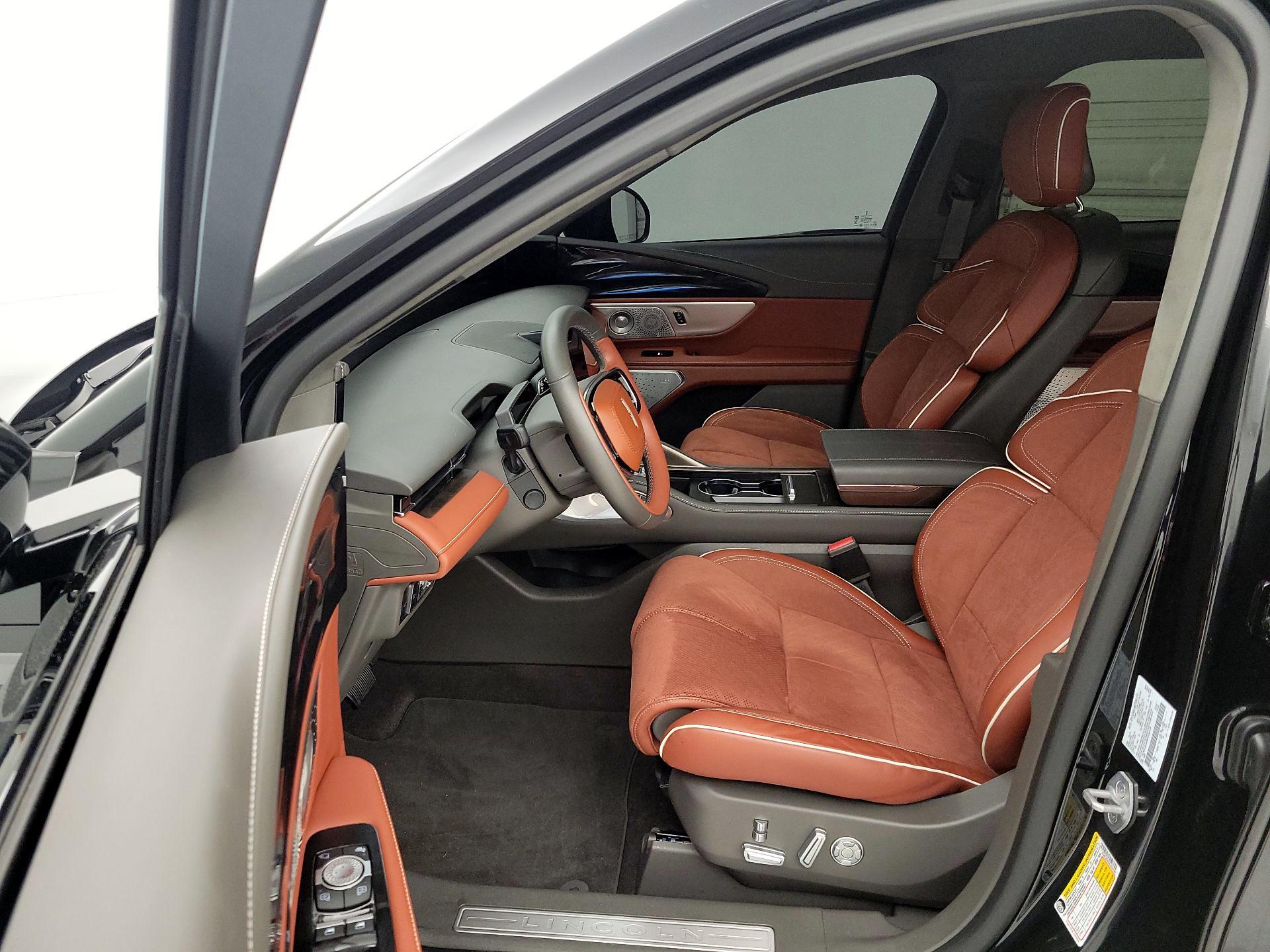 Thumbnail: 2024 Lincoln Nautilus - 11