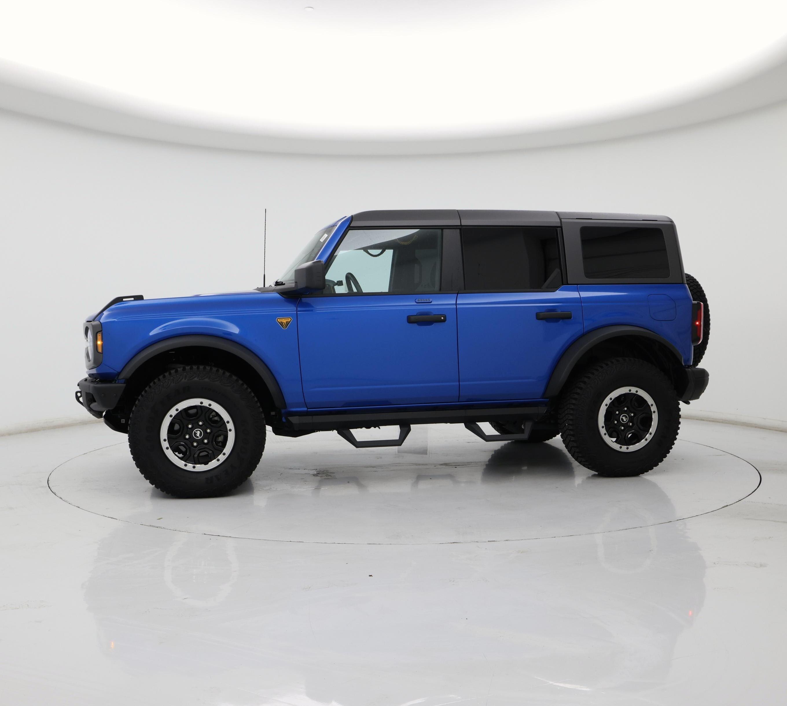 Thumbnail: 2023 Ford Bronco - 3