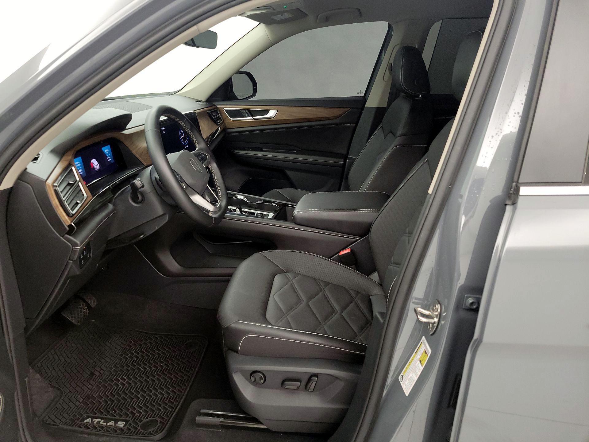 Thumbnail: 2025 Volkswagen Atlas - 11