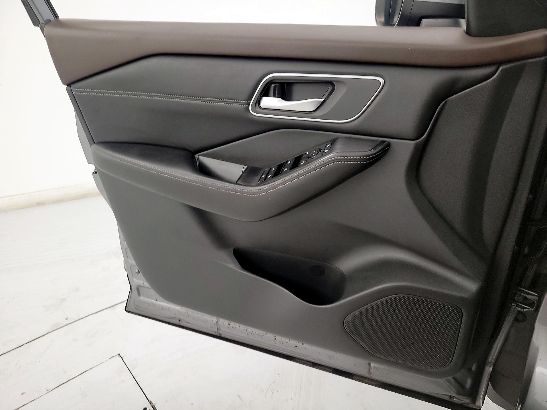 Thumbnail: 2021 Nissan Rogue - 12