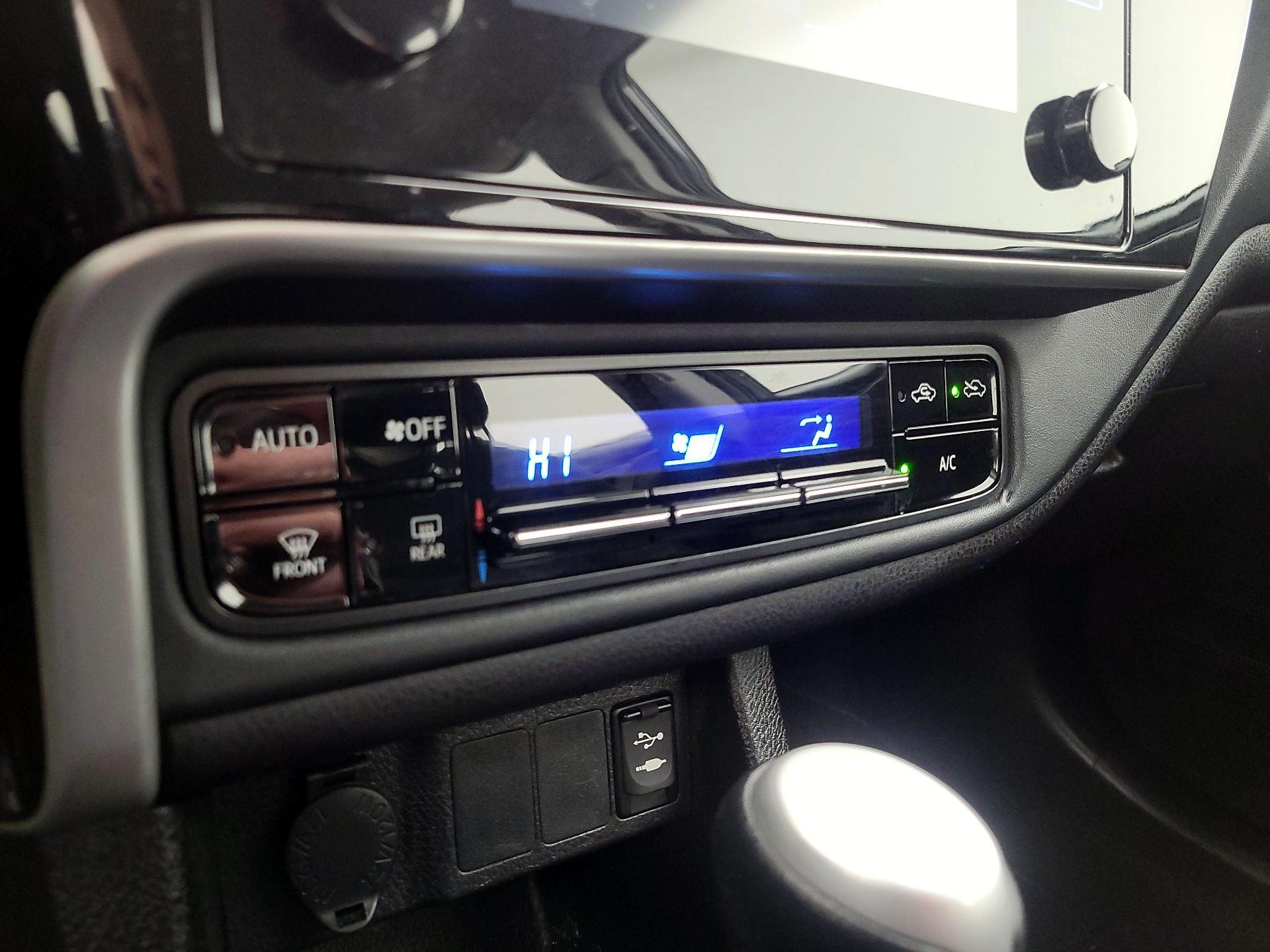 Thumbnail: 2017 Toyota Corolla - 16