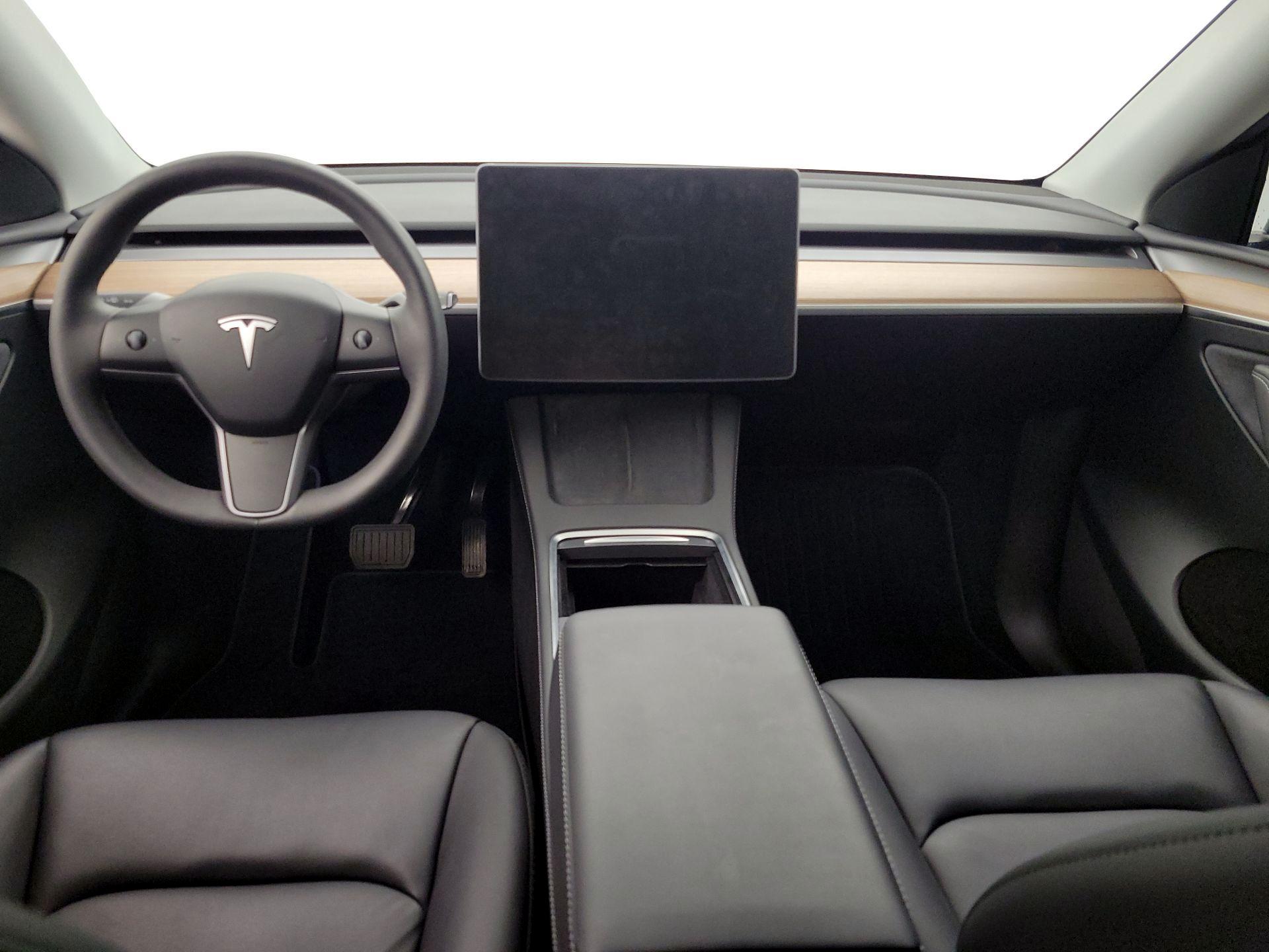 Thumbnail: 2024 Tesla Model Y - 9