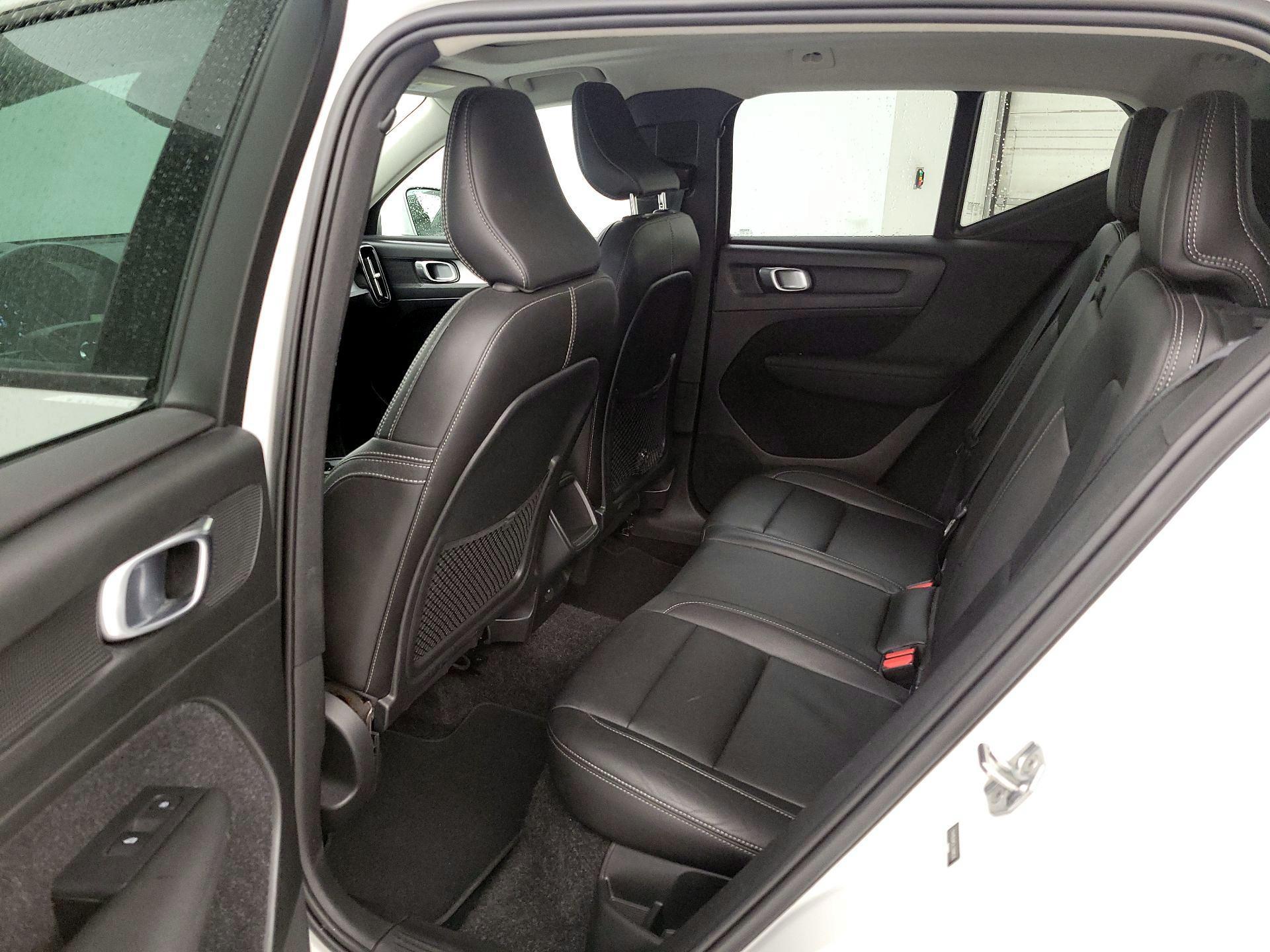 Thumbnail: 2020 Volvo XC40 - 17