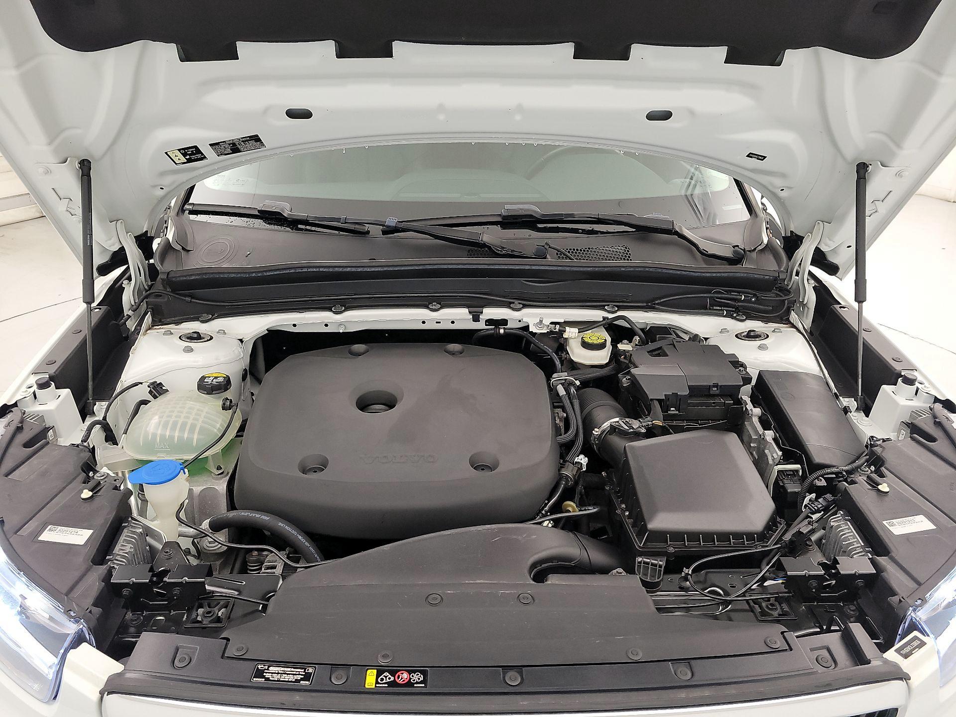 Thumbnail: 2020 Volvo XC40 - 19