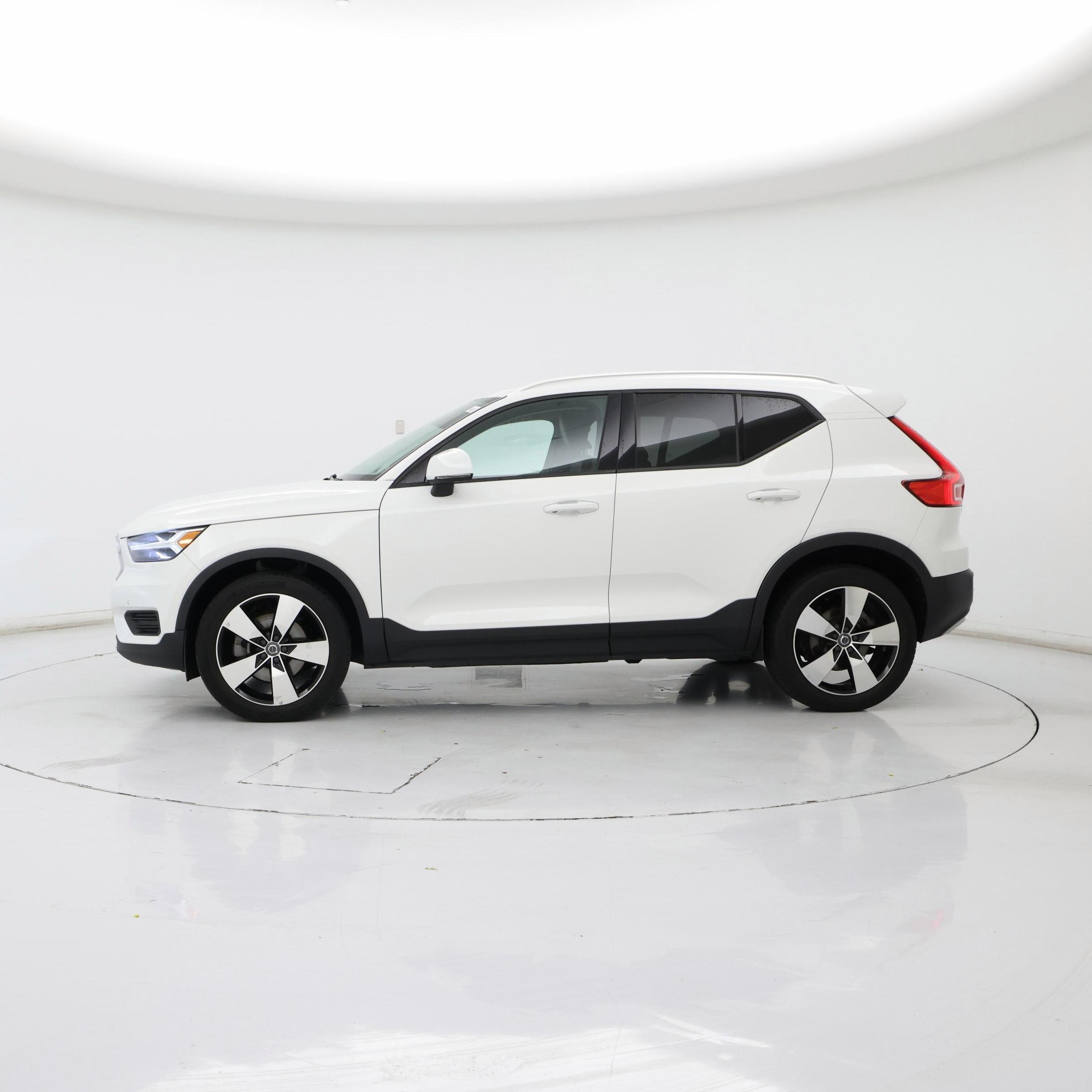 Thumbnail: 2020 Volvo XC40 - 3