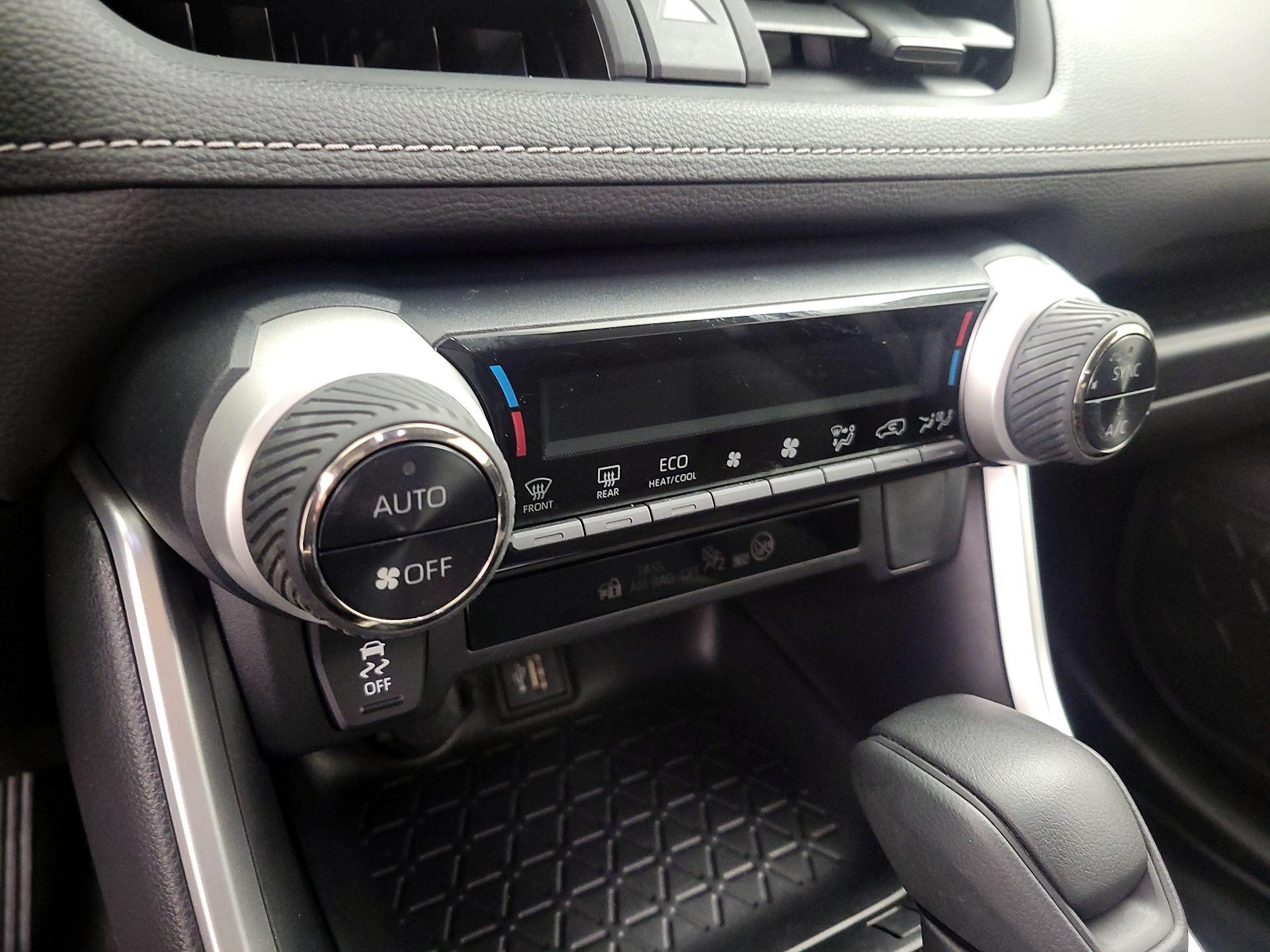 Thumbnail: 2023 Toyota RAV4 - 17