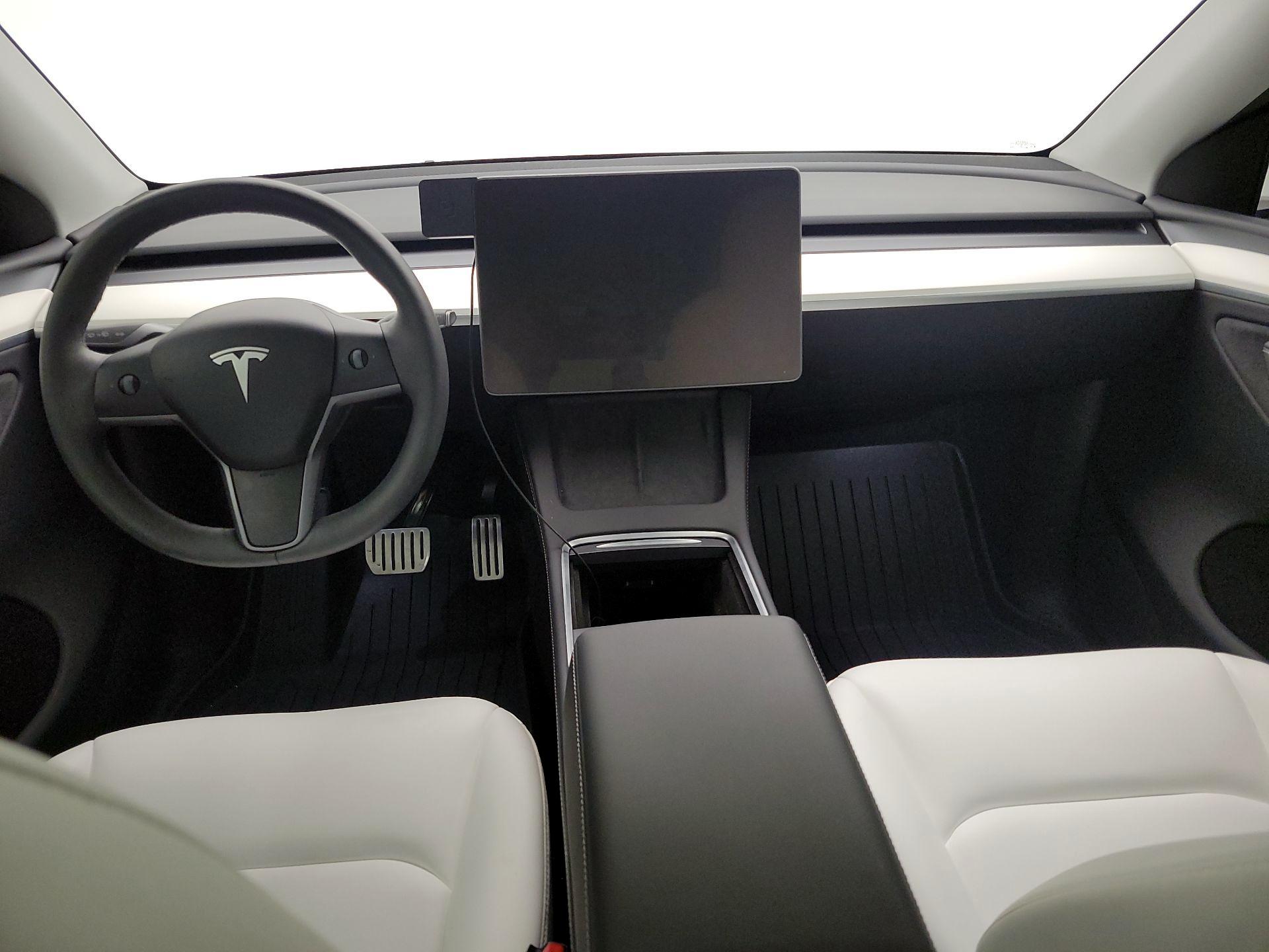 Thumbnail: 2025 Tesla Model Y - 9