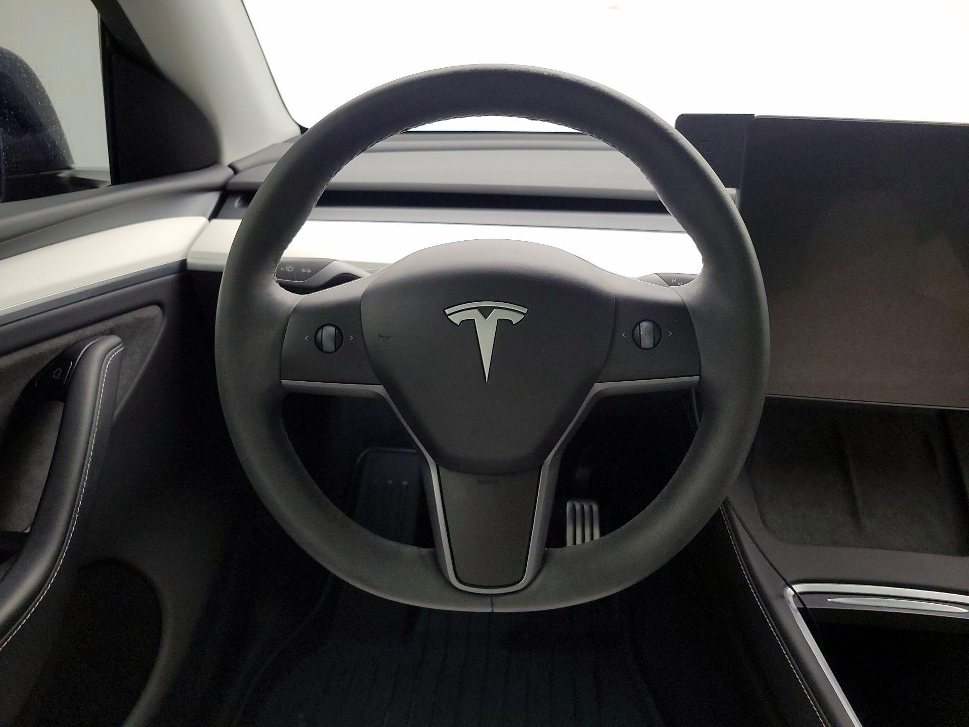 Thumbnail: 2025 Tesla Model Y - 10