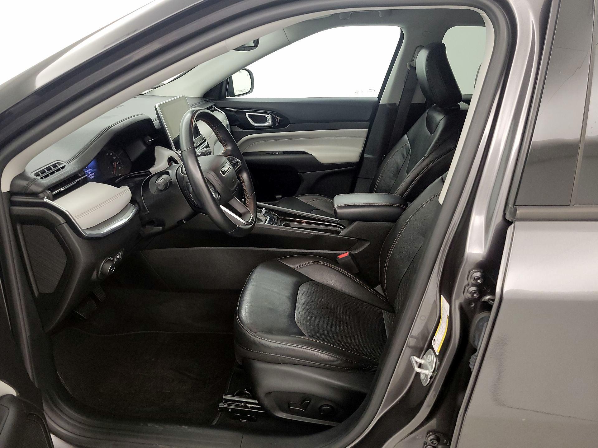 Thumbnail: 2022 Jeep Compass - 11