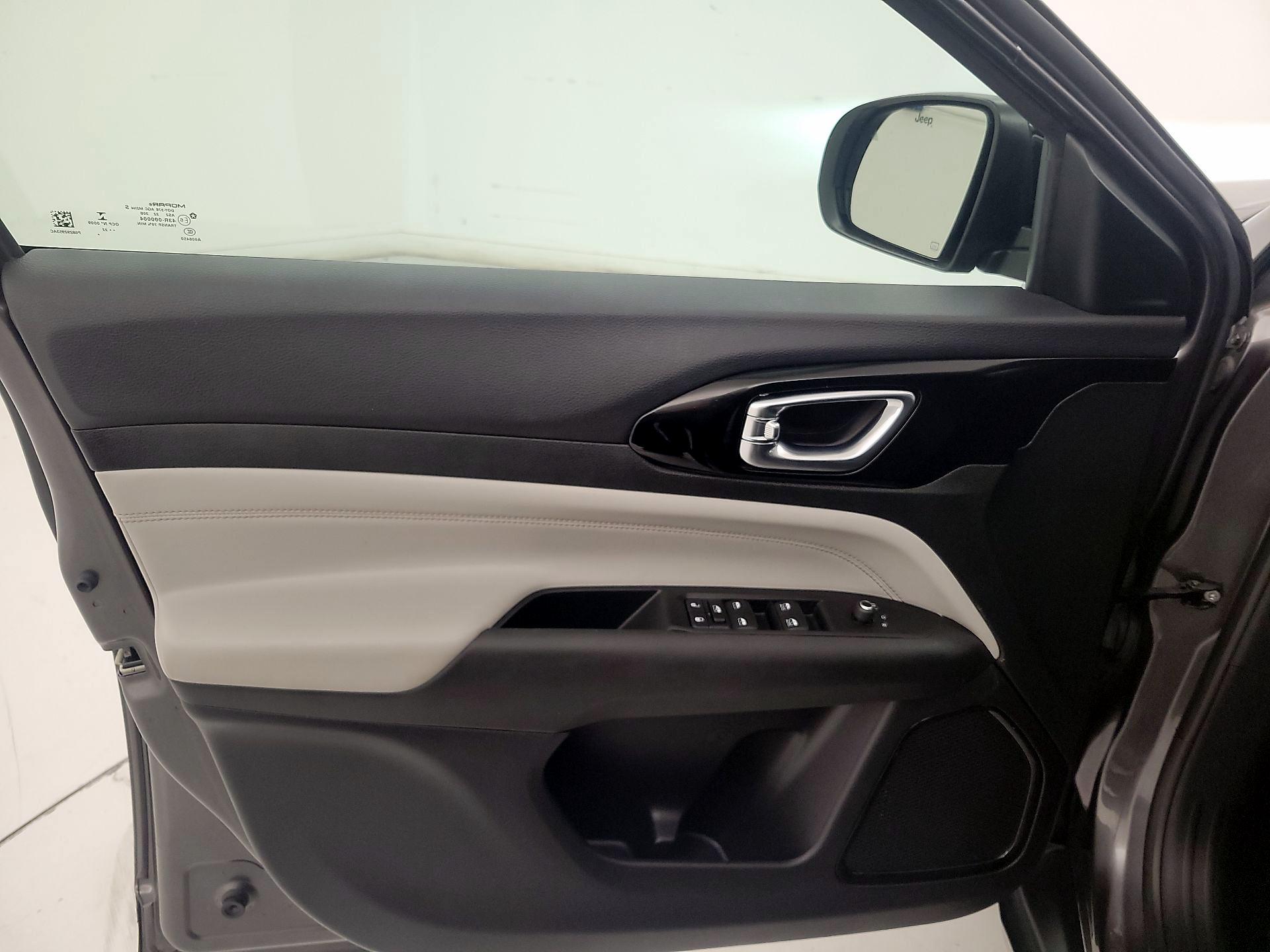 Thumbnail: 2022 Jeep Compass - 12