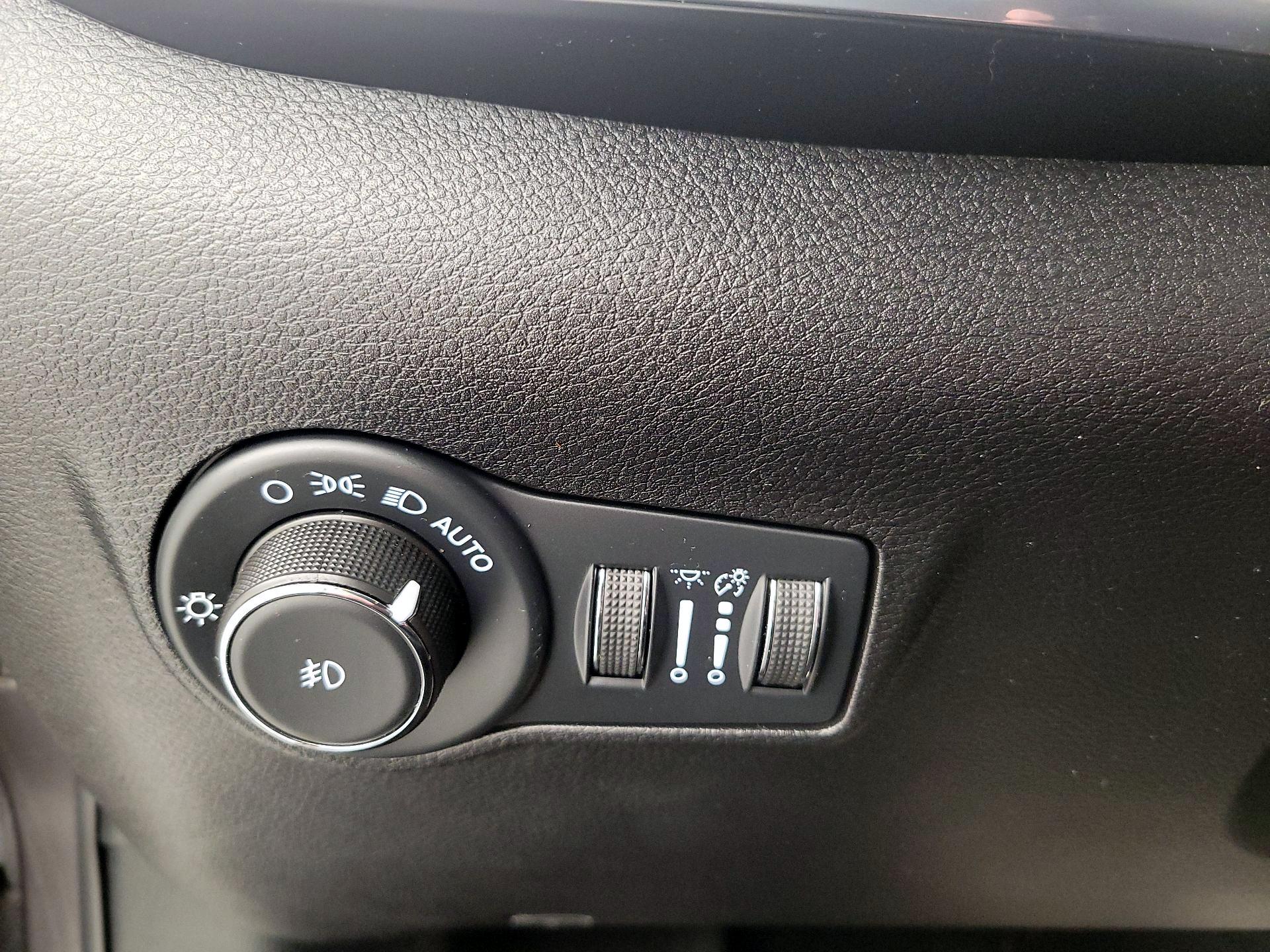 Thumbnail: 2022 Jeep Compass - 13