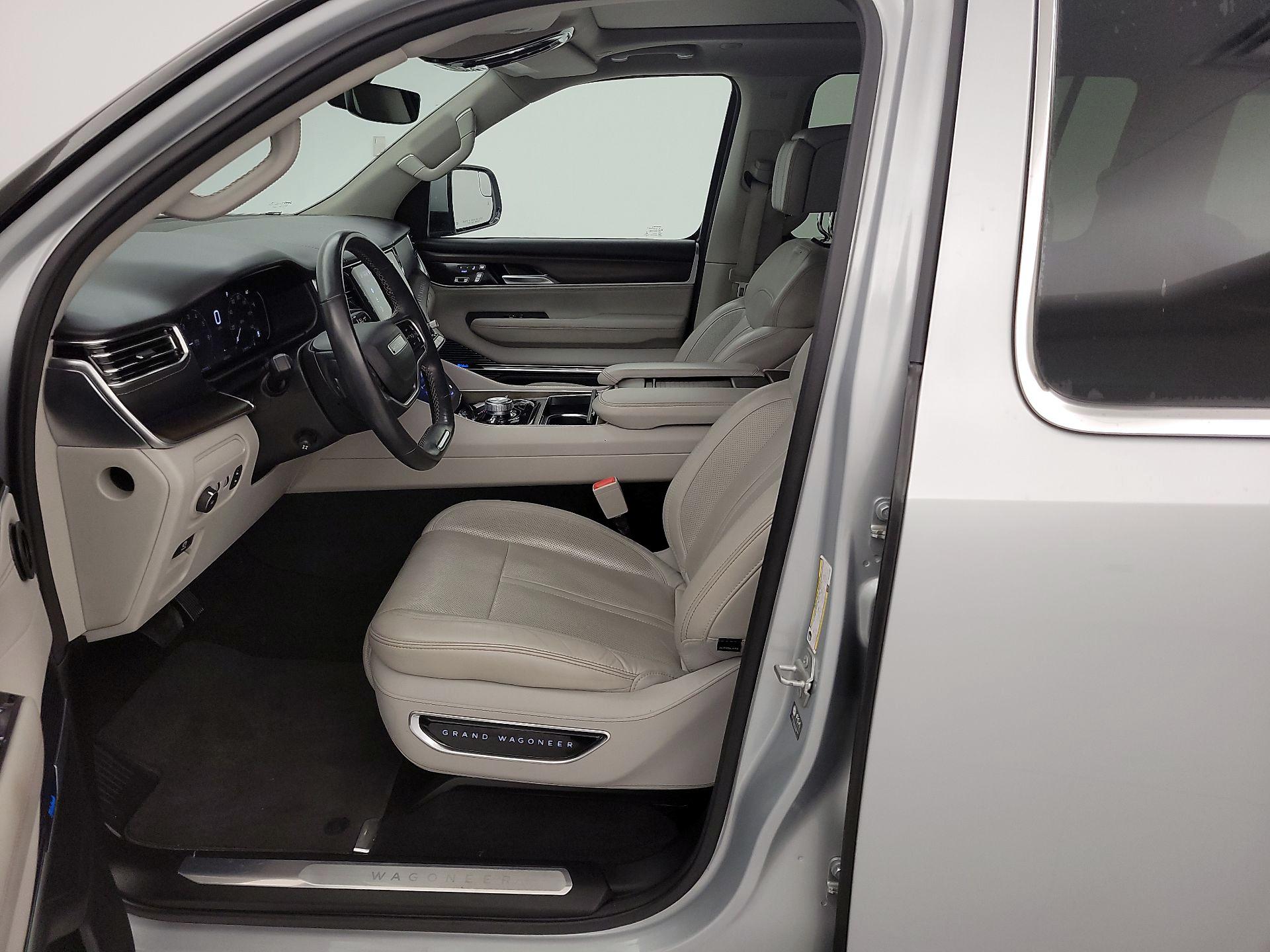 Thumbnail: 2022 Jeep Grand Wagoneer - 11