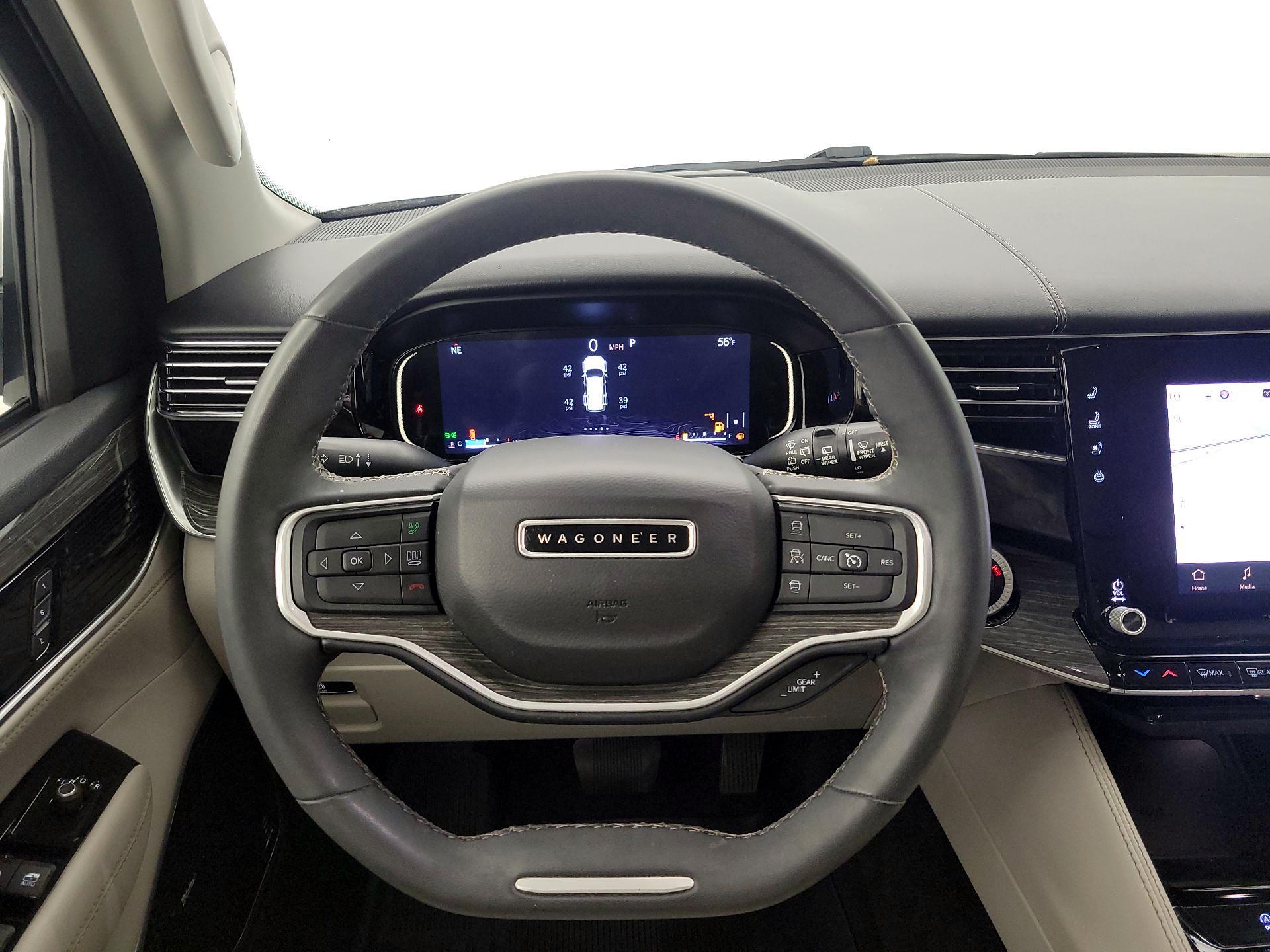 Thumbnail: 2022 Jeep Wagoneer - 10