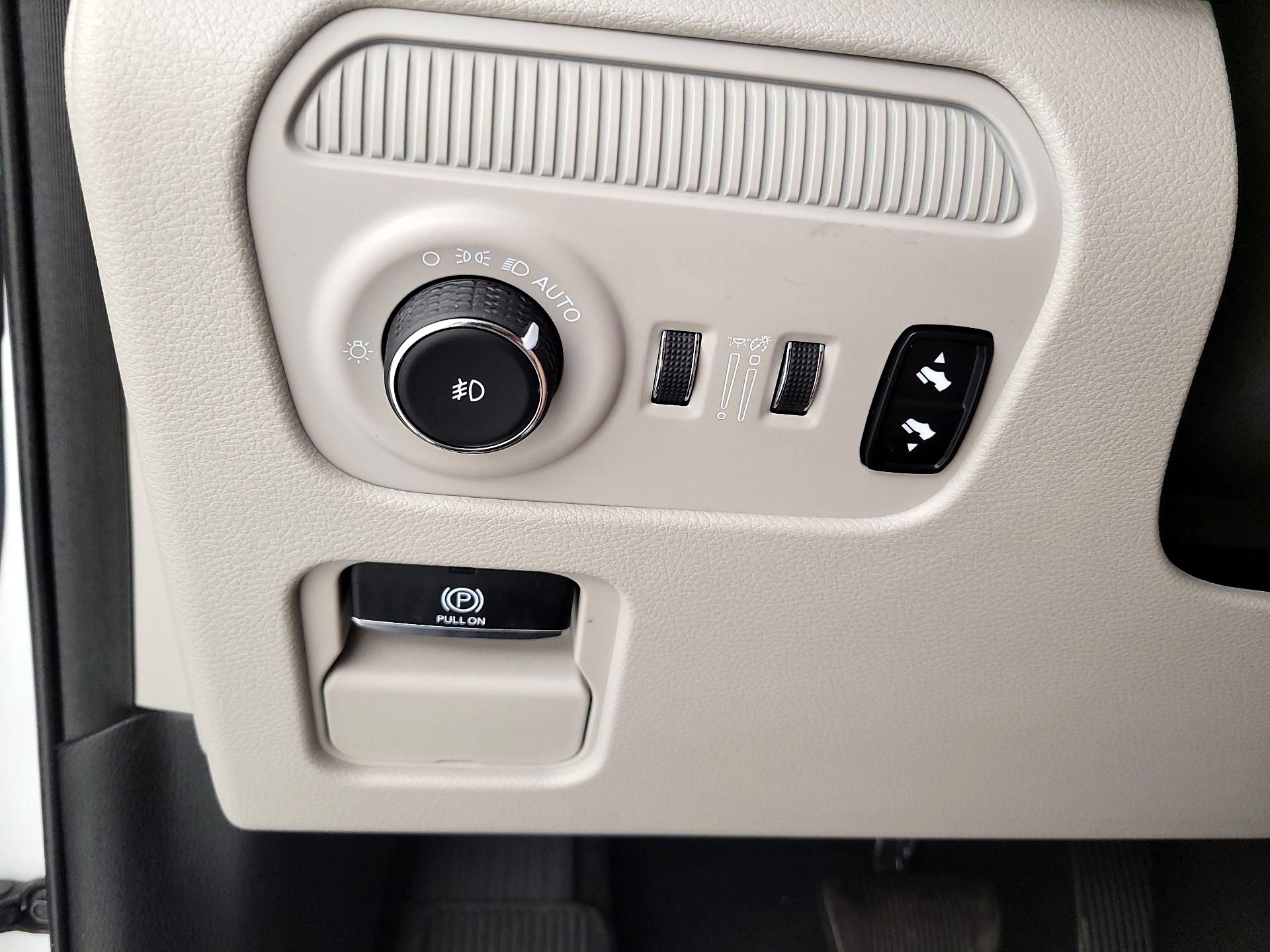 Thumbnail: 2022 Jeep Wagoneer - 13