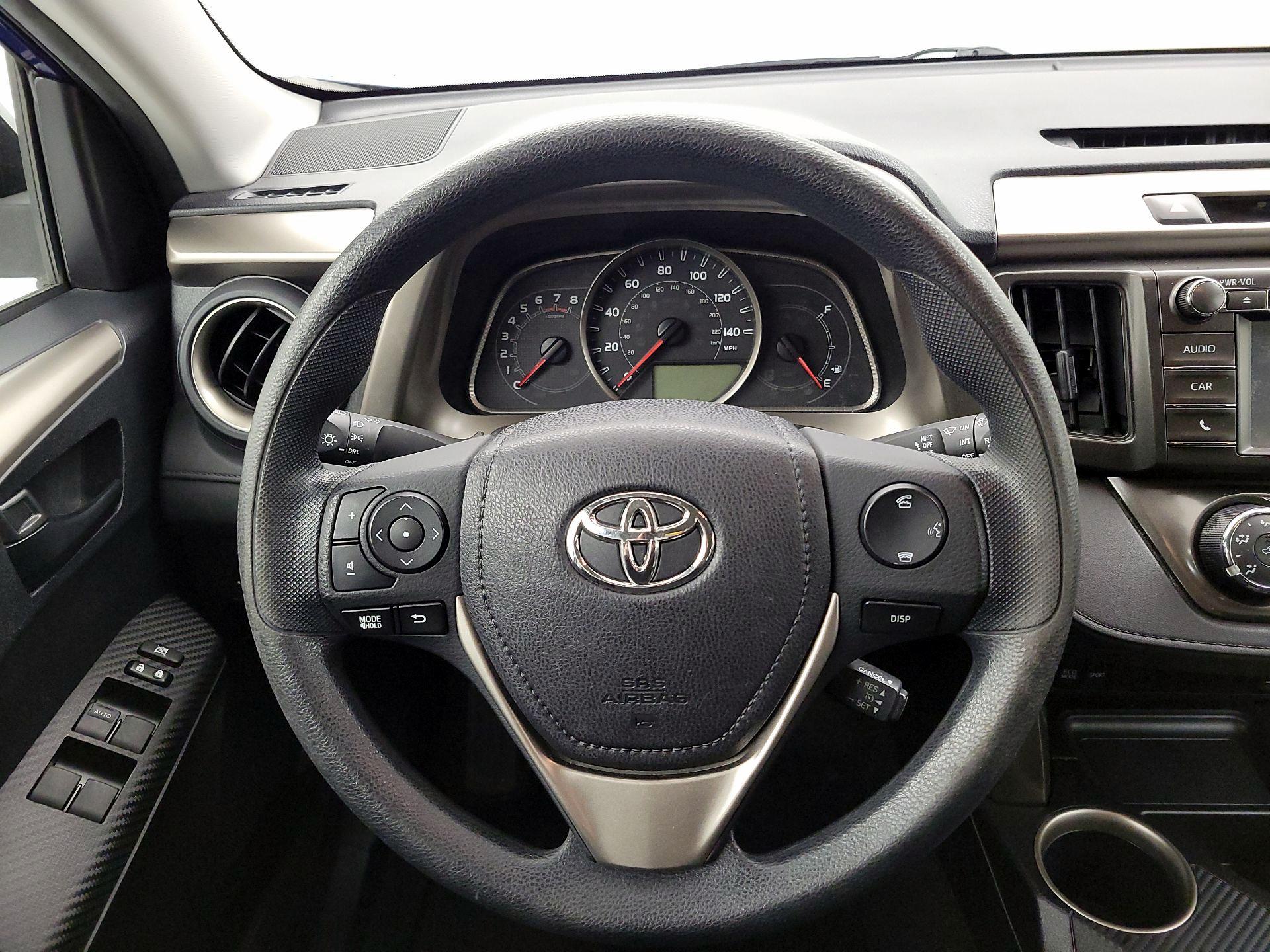 Thumbnail: 2015 Toyota RAV4 - 10