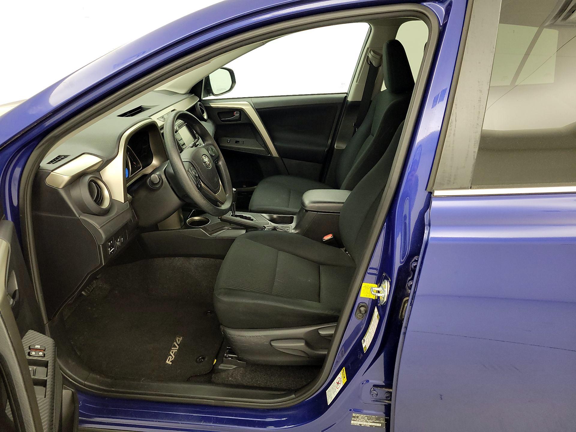 Thumbnail: 2015 Toyota RAV4 - 11