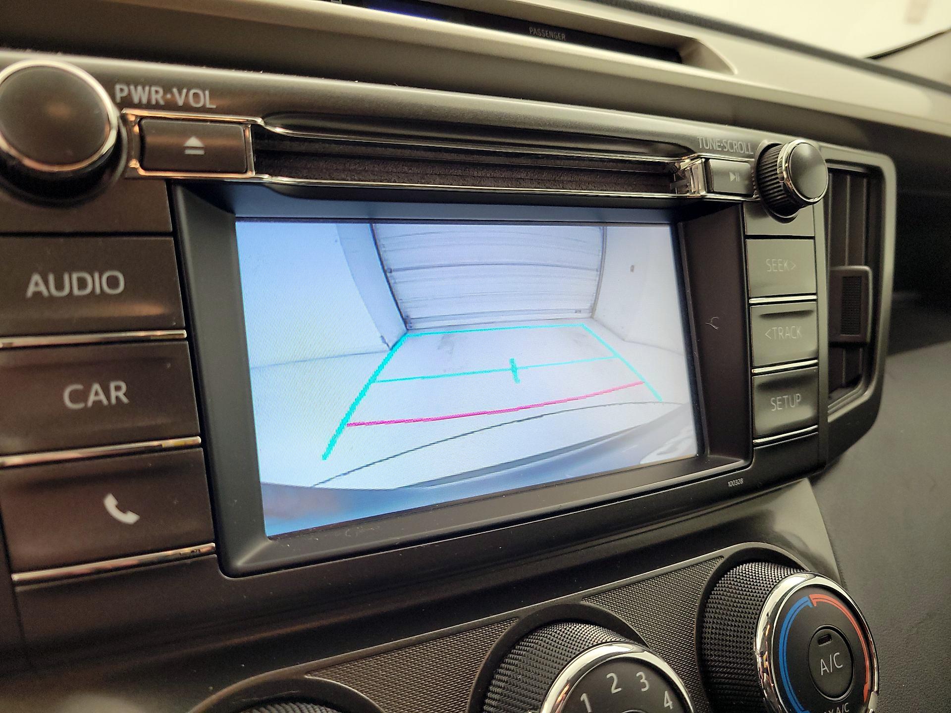 Thumbnail: 2015 Toyota RAV4 - 14