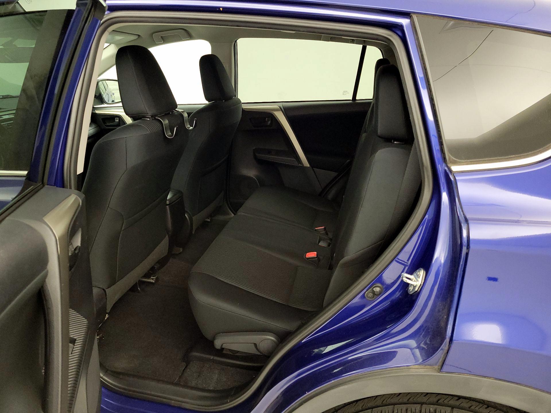 Thumbnail: 2015 Toyota RAV4 - 19