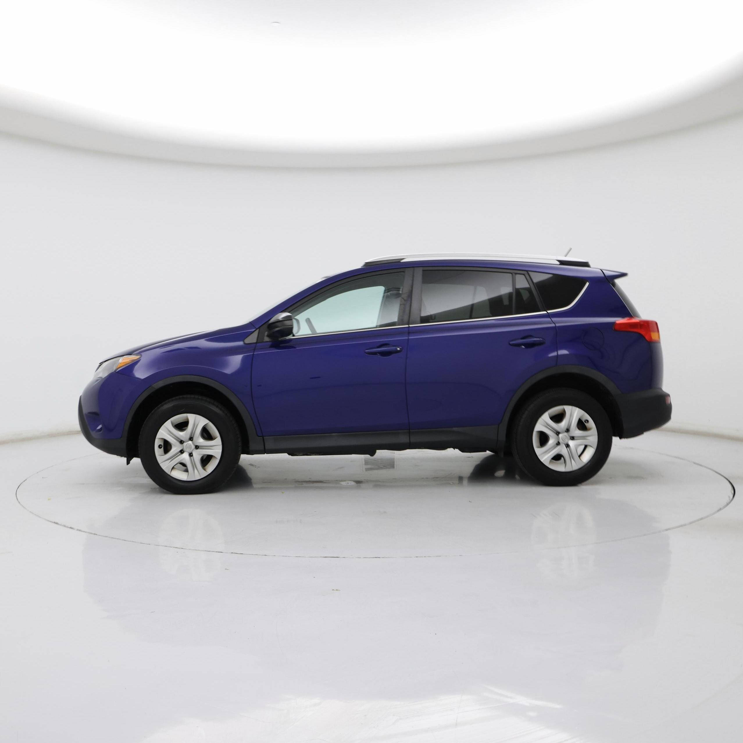 Thumbnail: 2015 Toyota RAV4 - 3