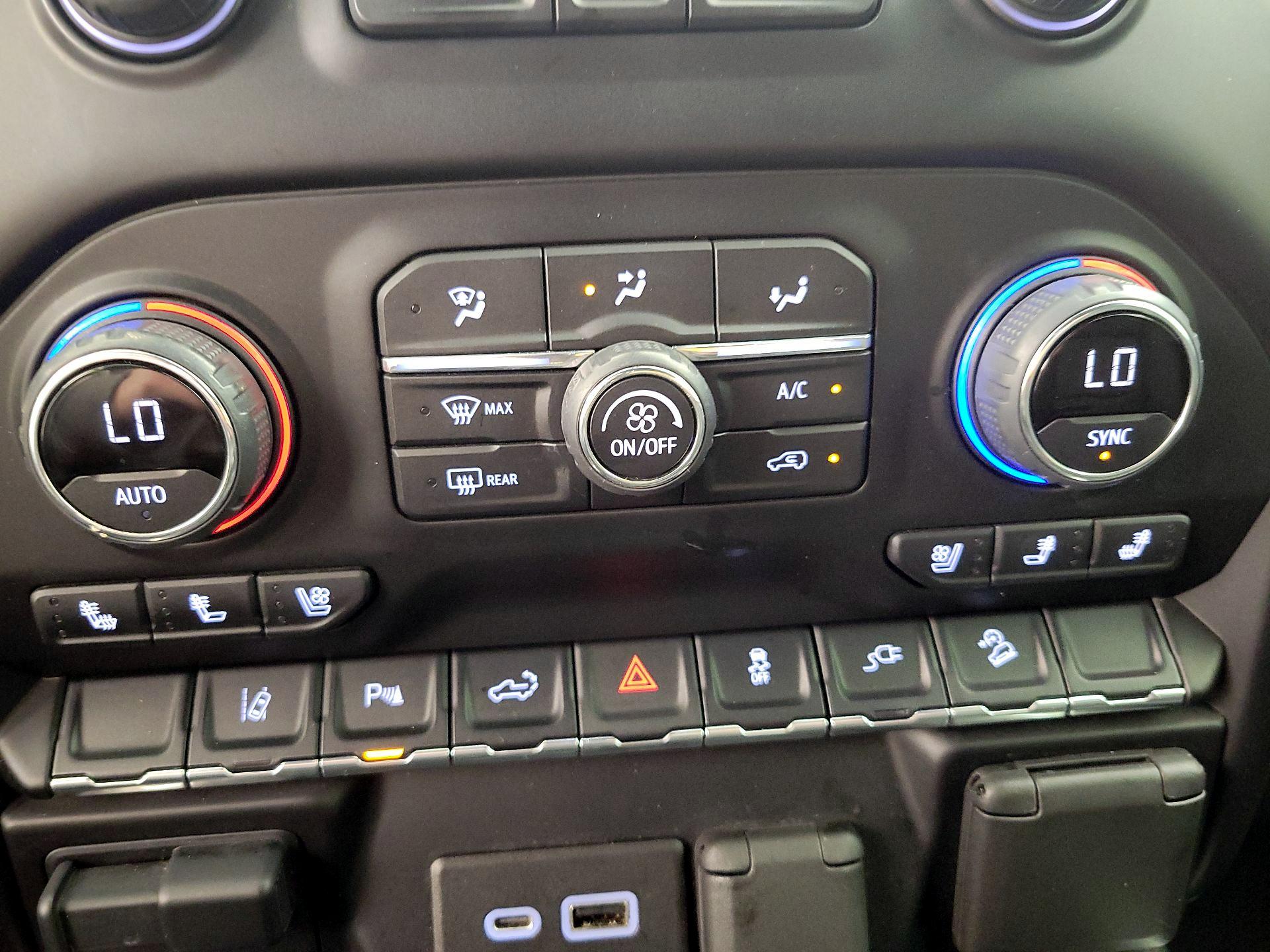 Thumbnail: 2022 Chevrolet Silverado 3500 - 17