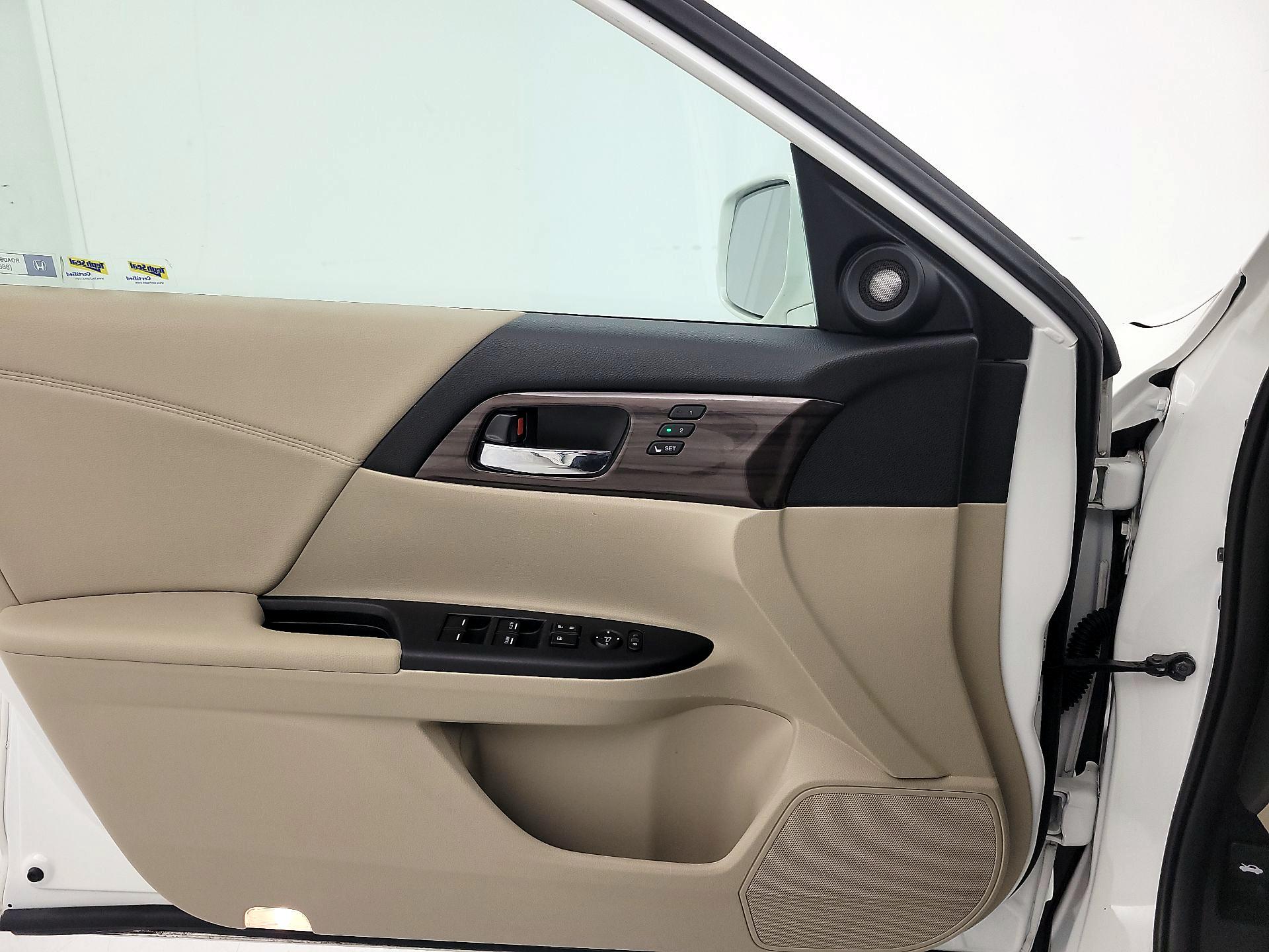 Thumbnail: 2017 Honda Accord - 12