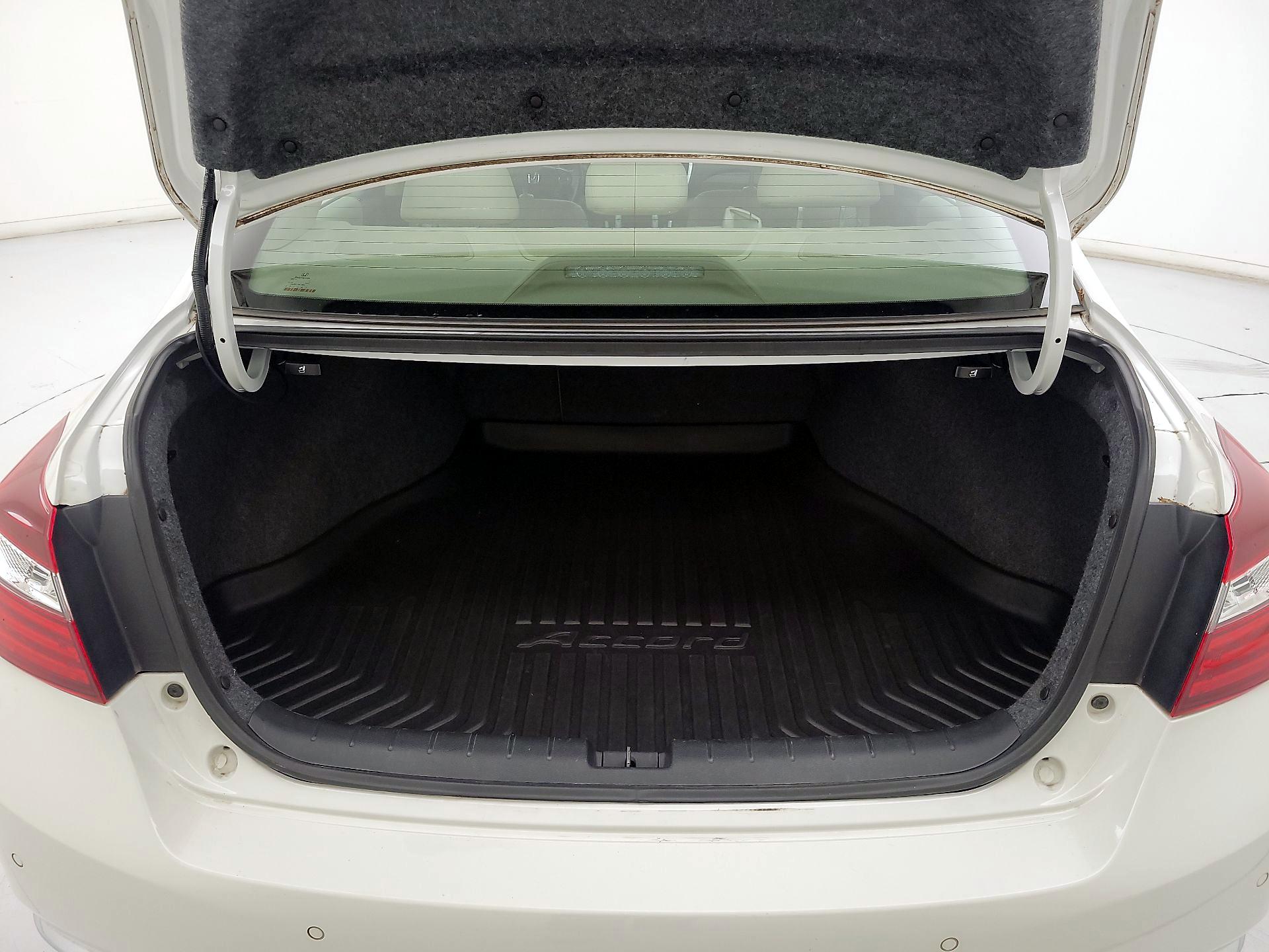 Thumbnail: 2017 Honda Accord - 20