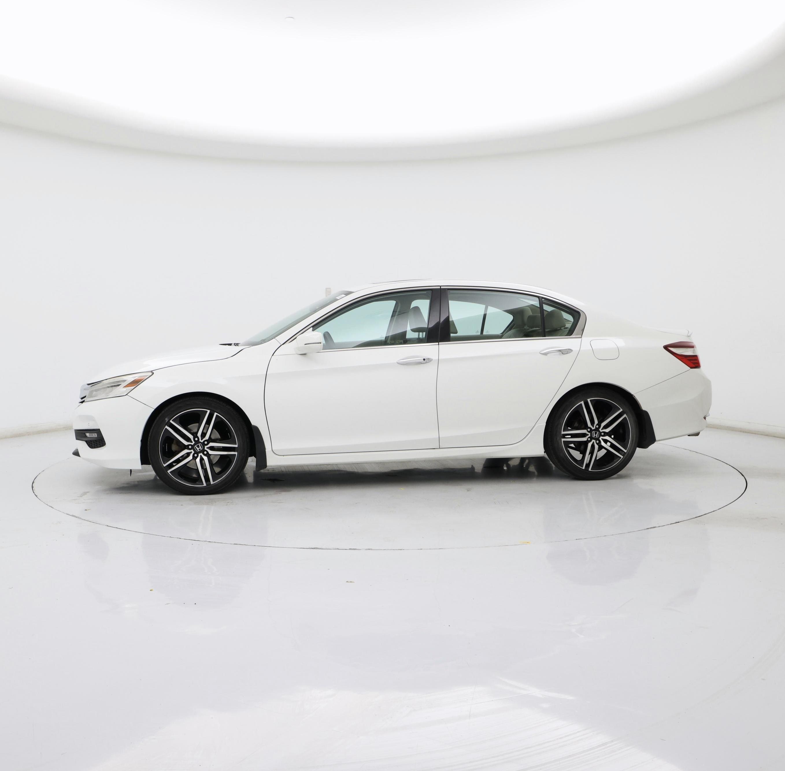 Thumbnail: 2017 Honda Accord - 3