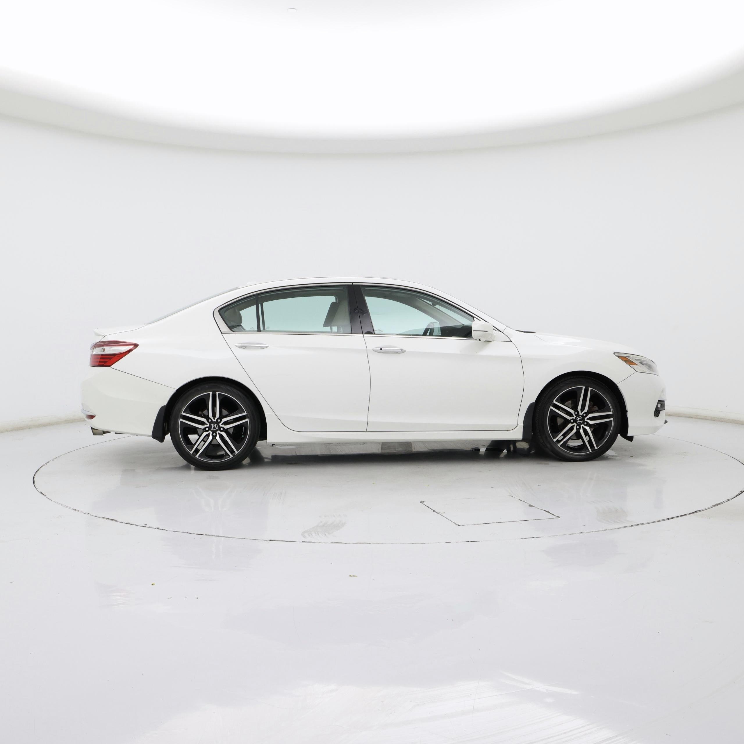 Thumbnail: 2017 Honda Accord - 7