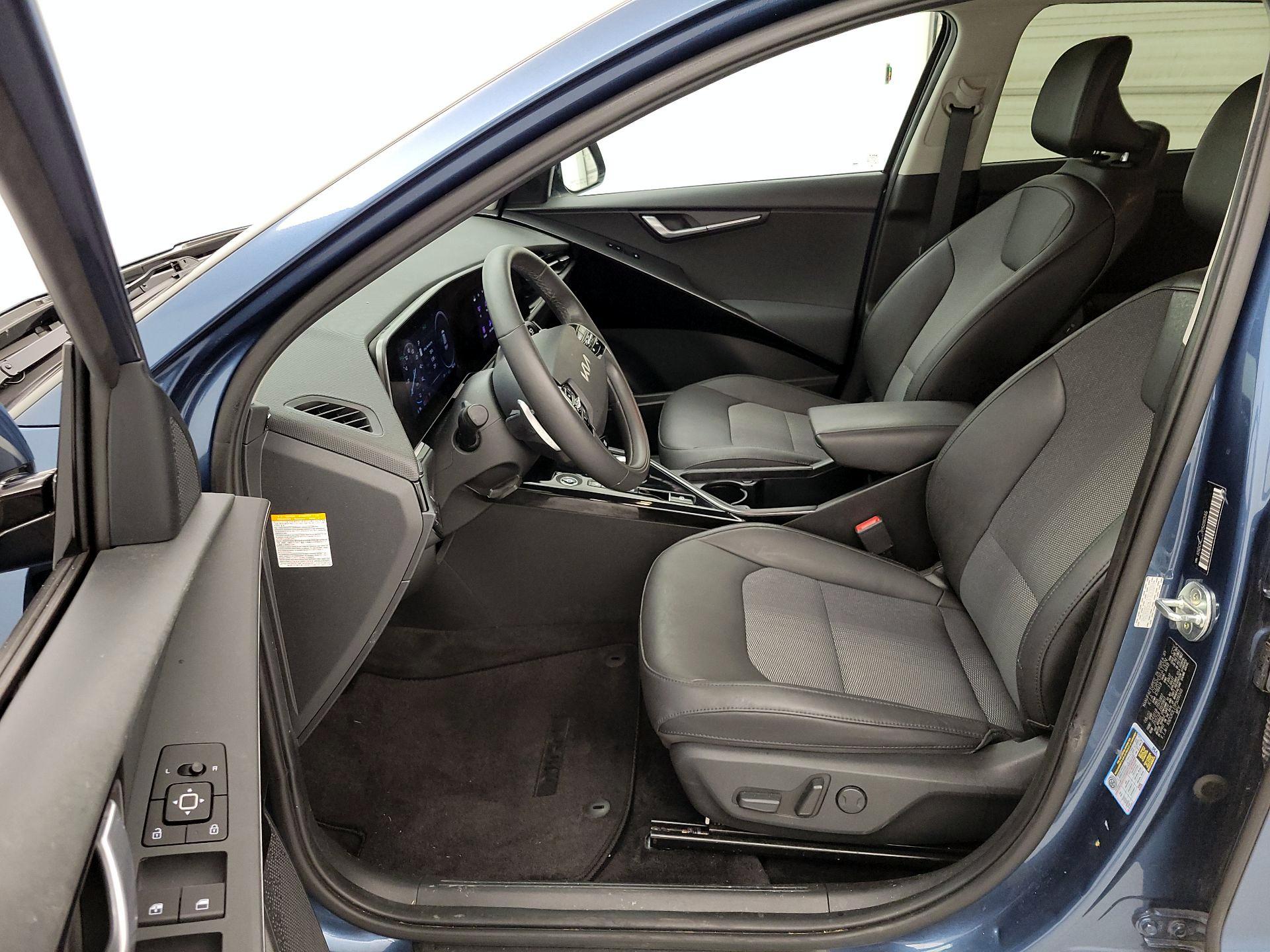 Thumbnail: 2023 Kia Niro - 11