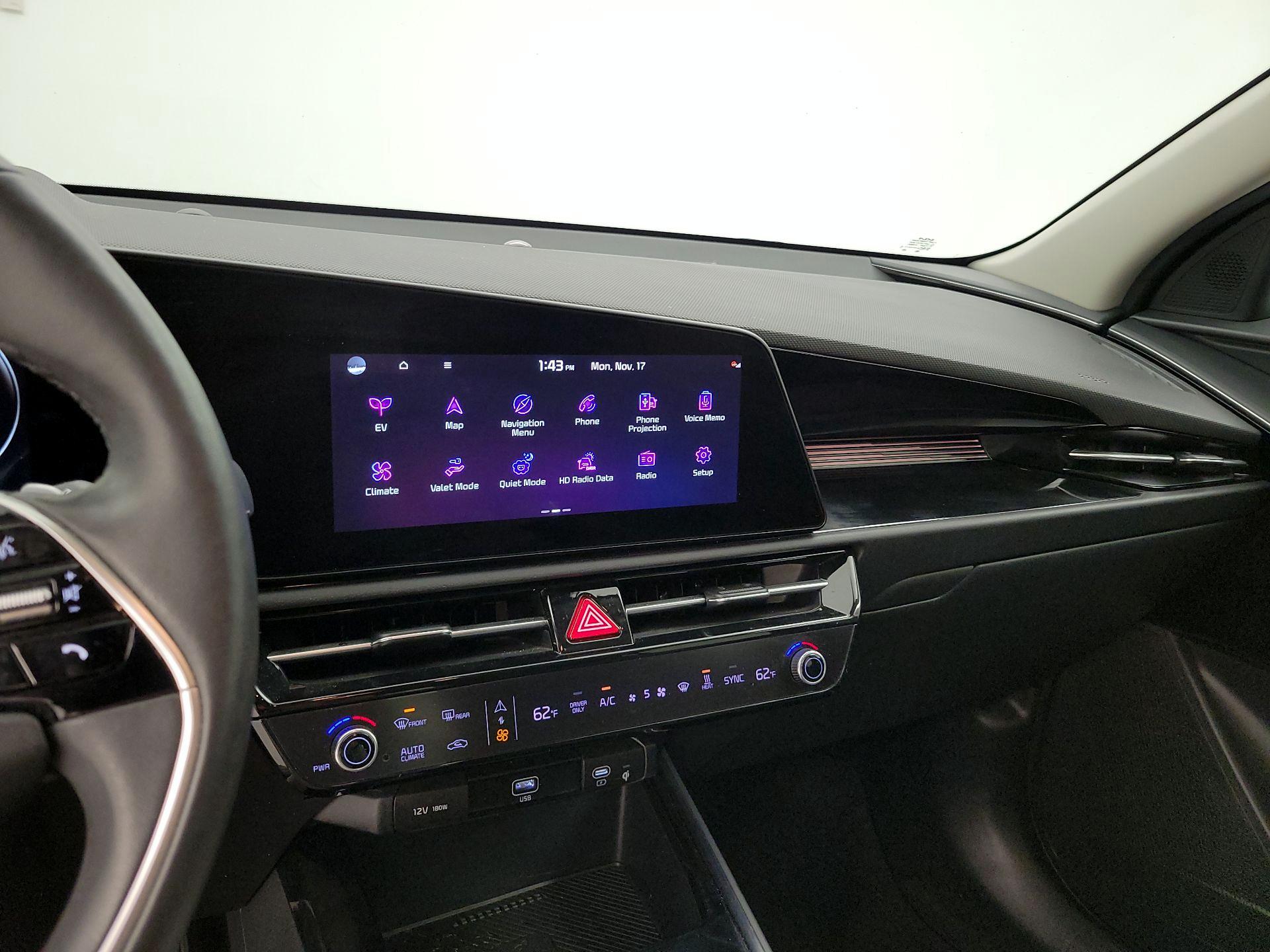 Thumbnail: 2023 Kia Niro - 14